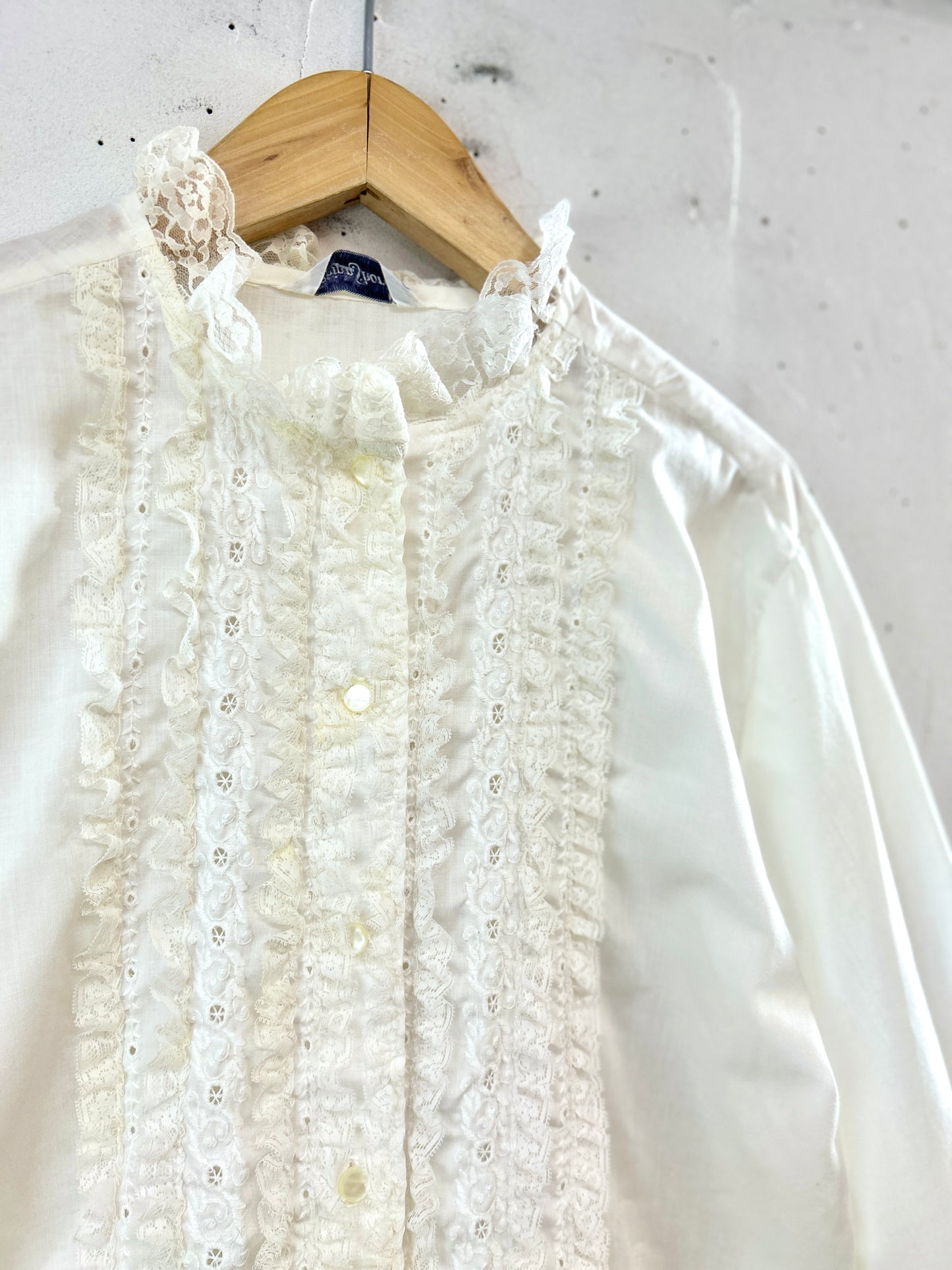 Vintage White Blouse [B31686]