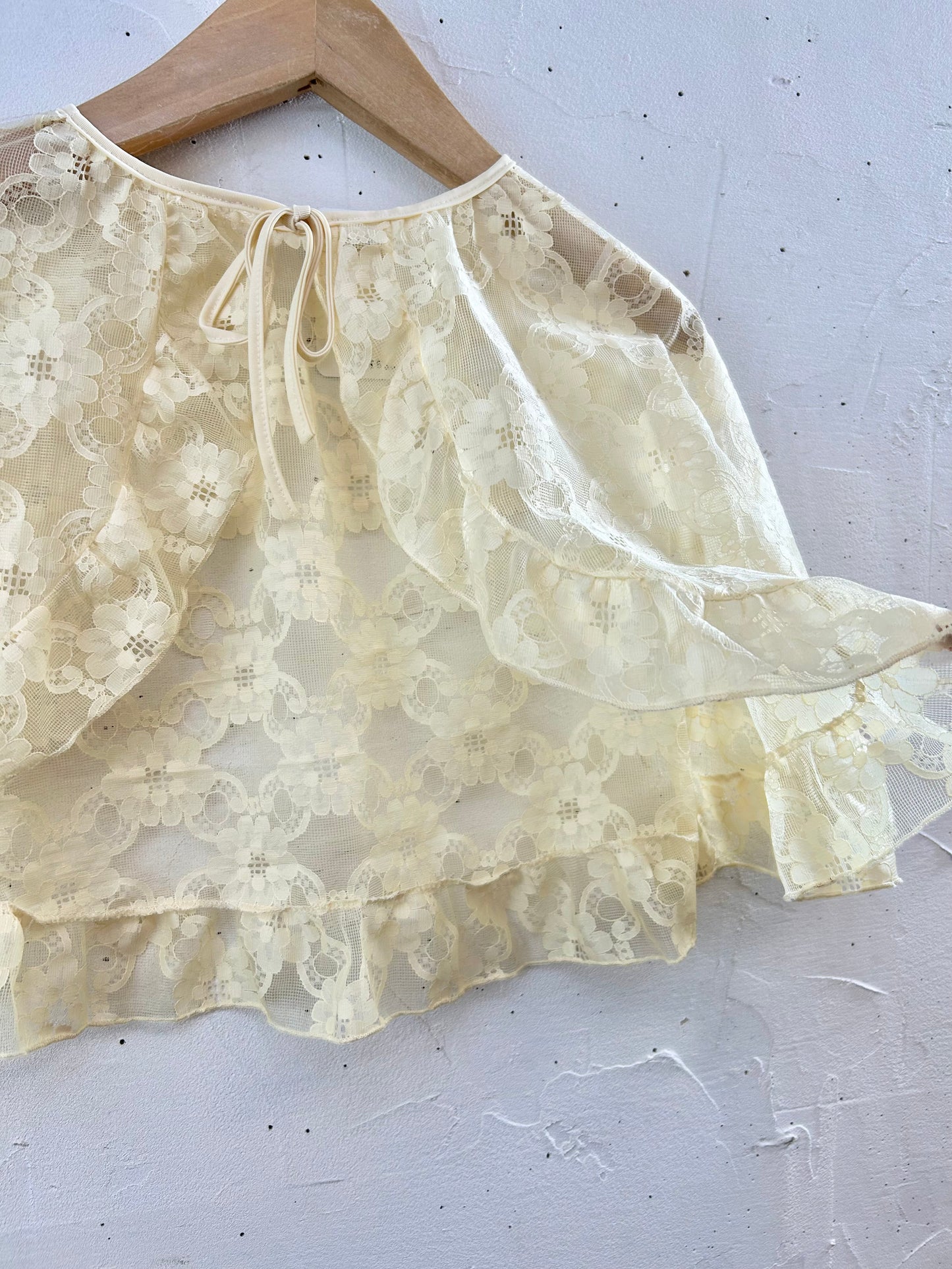 Vintage Lace Short Cape [G30777]