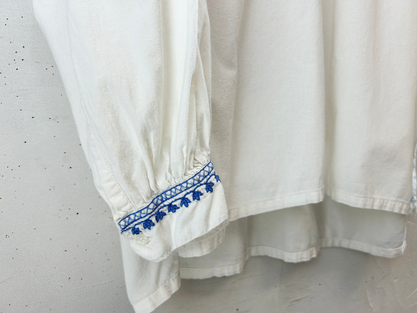 Vintage Shirt Blue Embroidery [H30759]