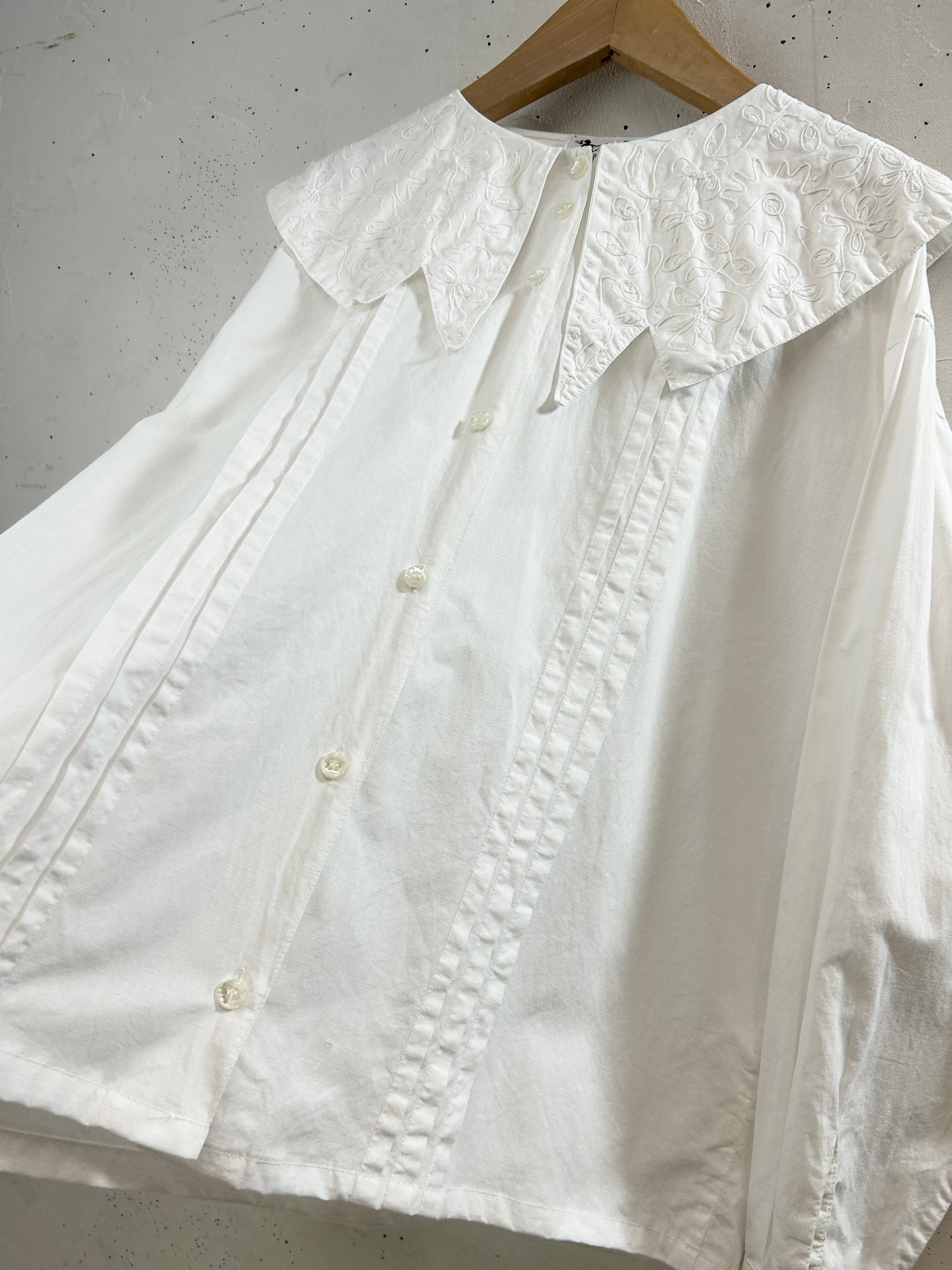 Vintage White Blouse [G32995]