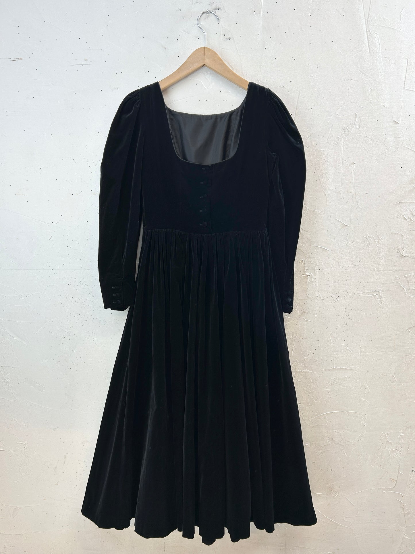 Vintage Velour Dress 〜Laura Ashley〜 [J30666]