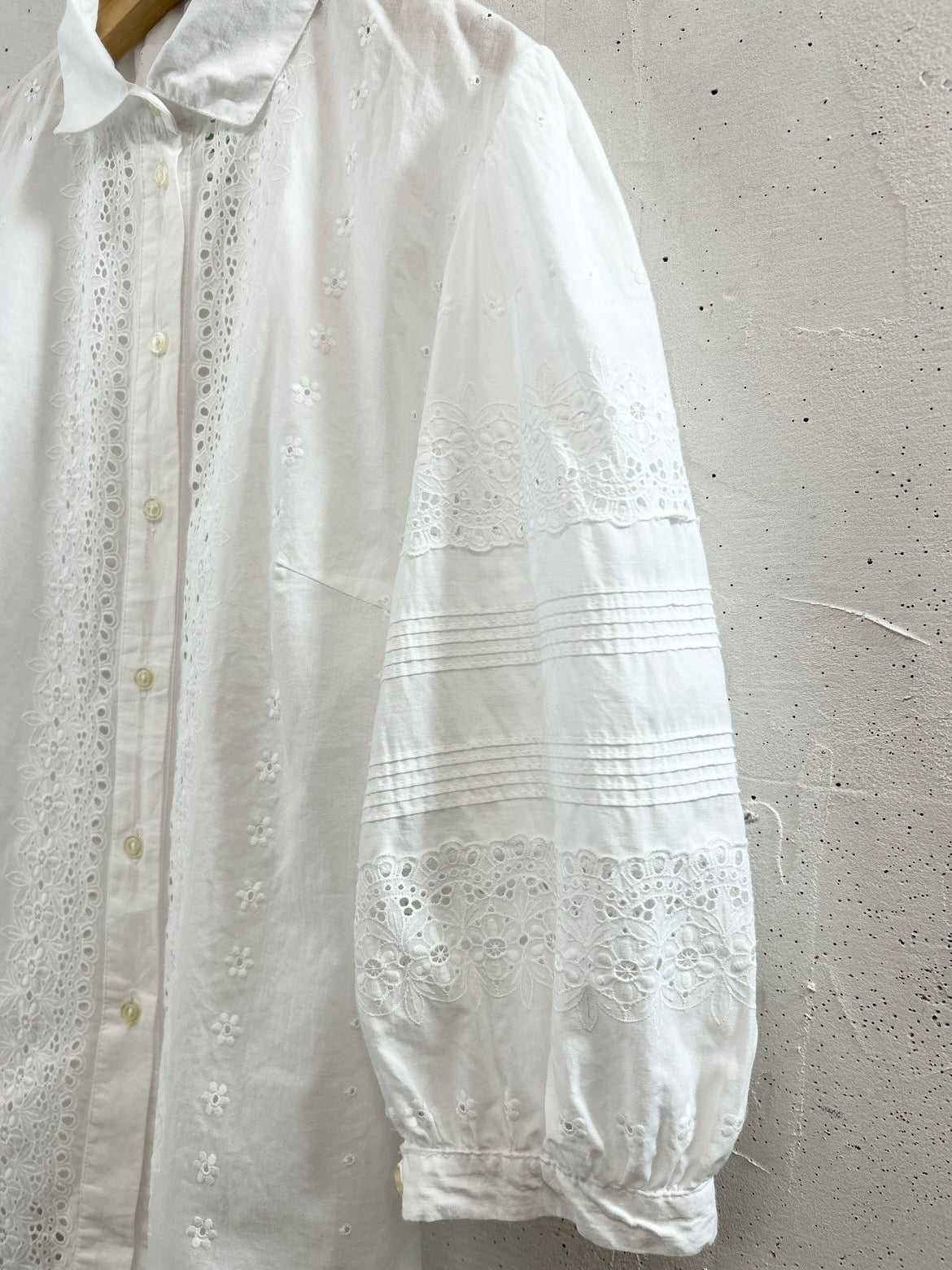 Vintage White Blouse [D32078]