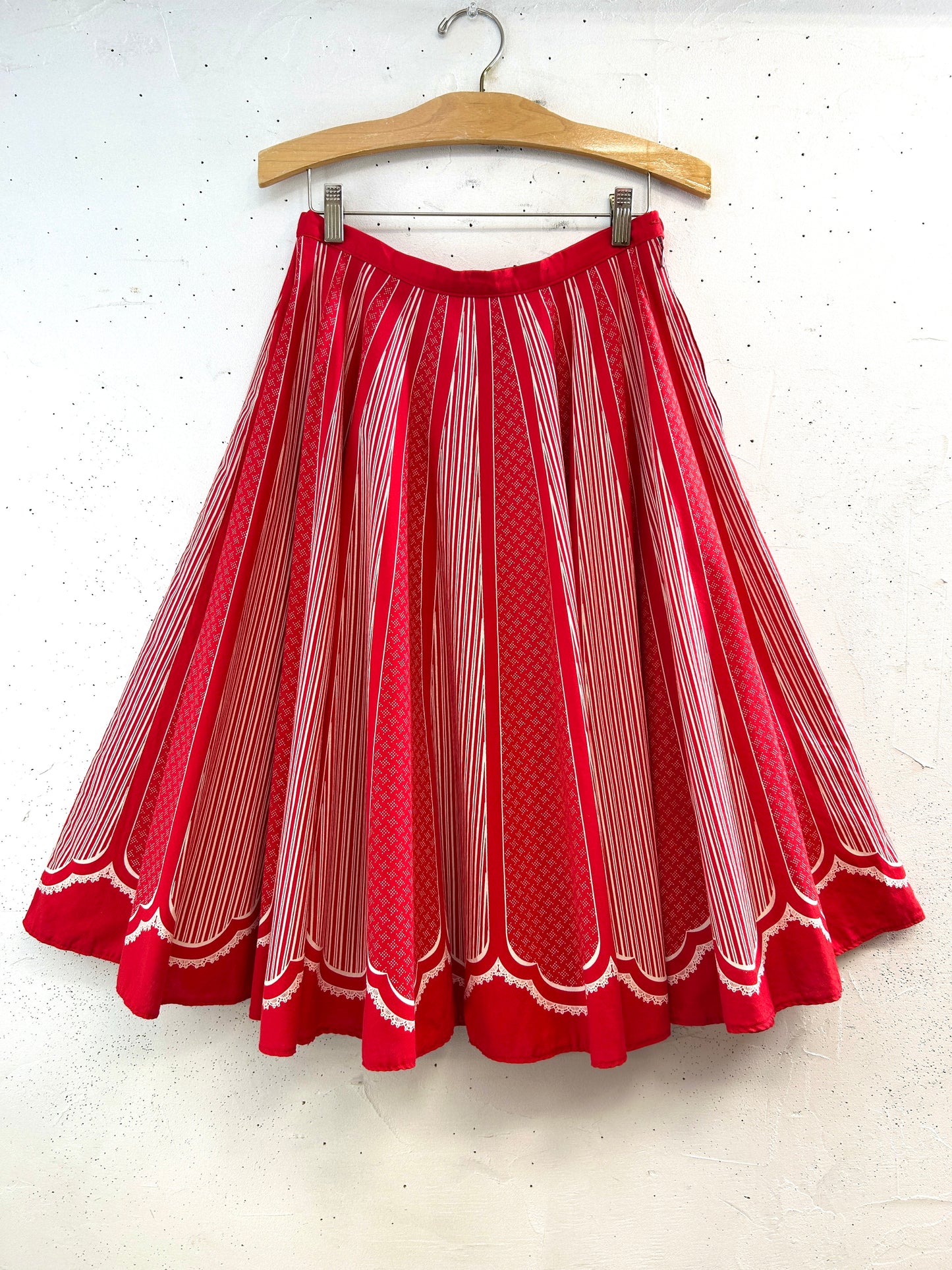 Vintage Tyrol Skirt MADE IN W-GERMANY [E32503]