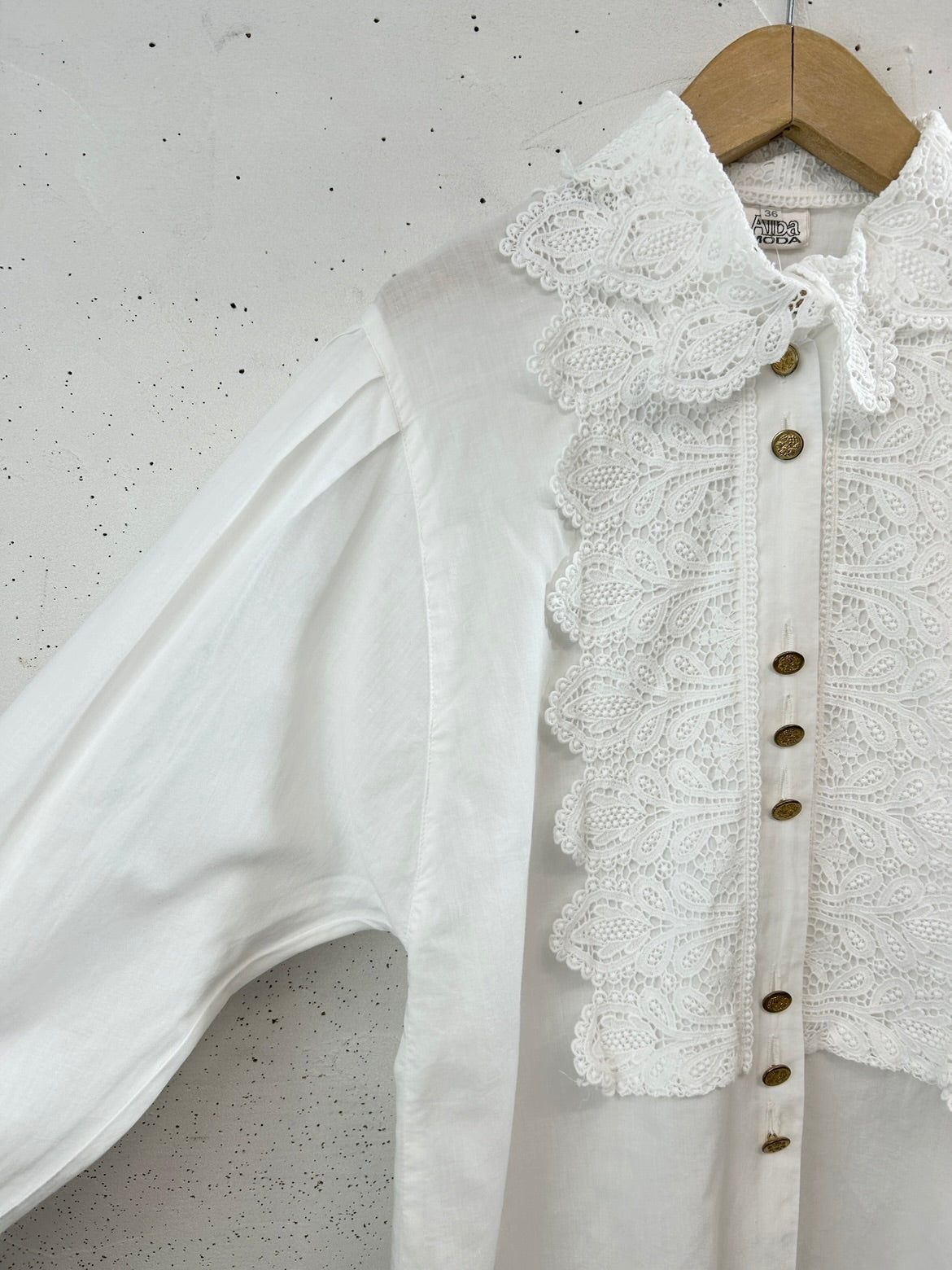 Vintage White Blouse [D32121]