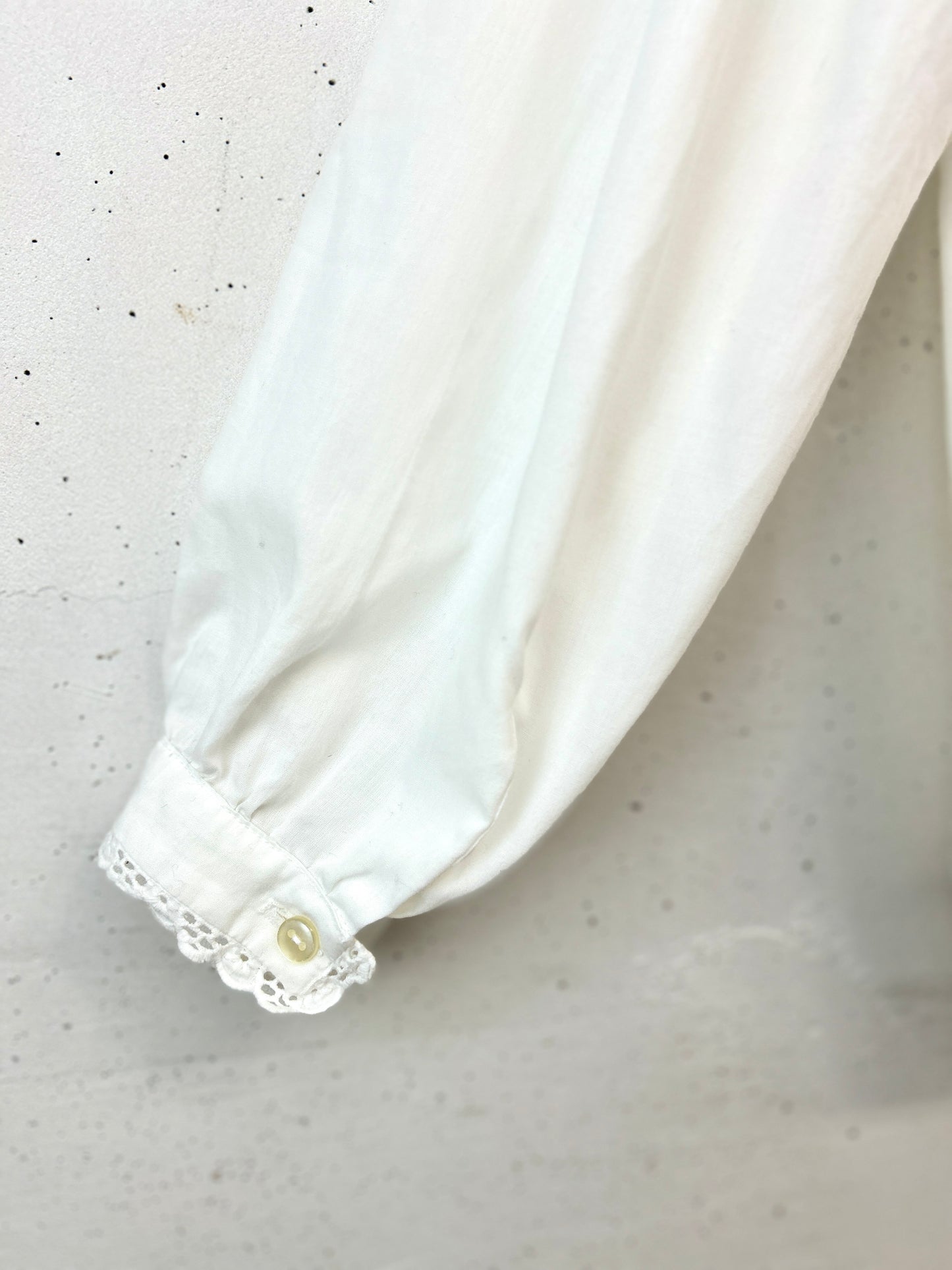 Vintage White Blouse [A31437]