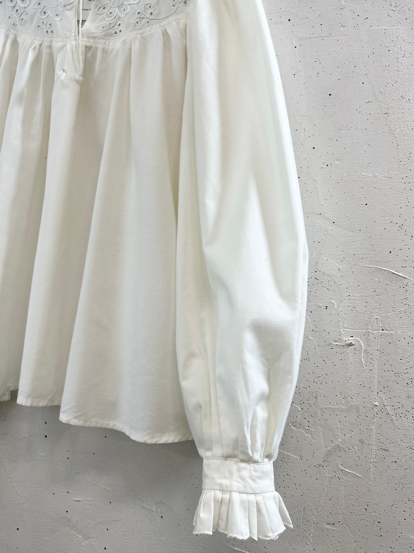 Vintage White Blouse [F32825]