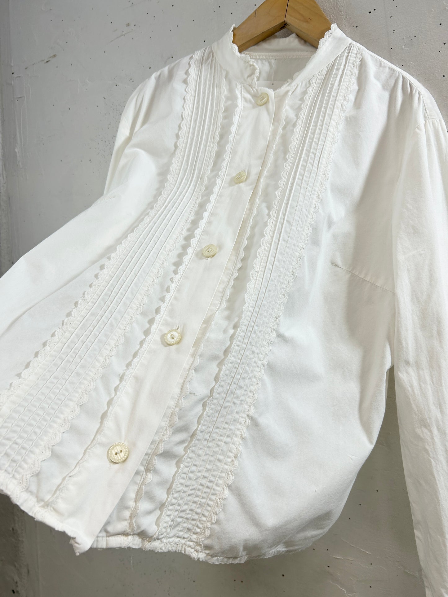 Vintage White Blouse [G32991]