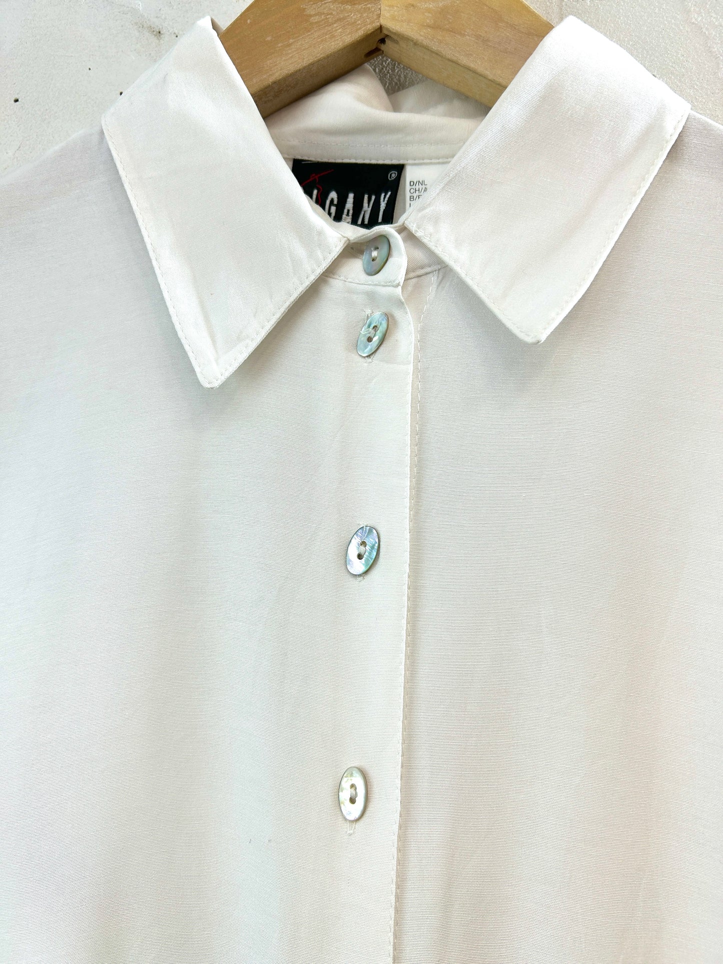 Vintage White Shirt  [L31023]