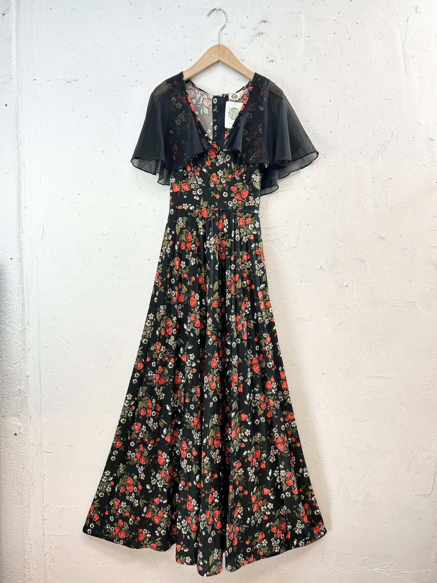 Vintage Strawberries Dress [H30912]