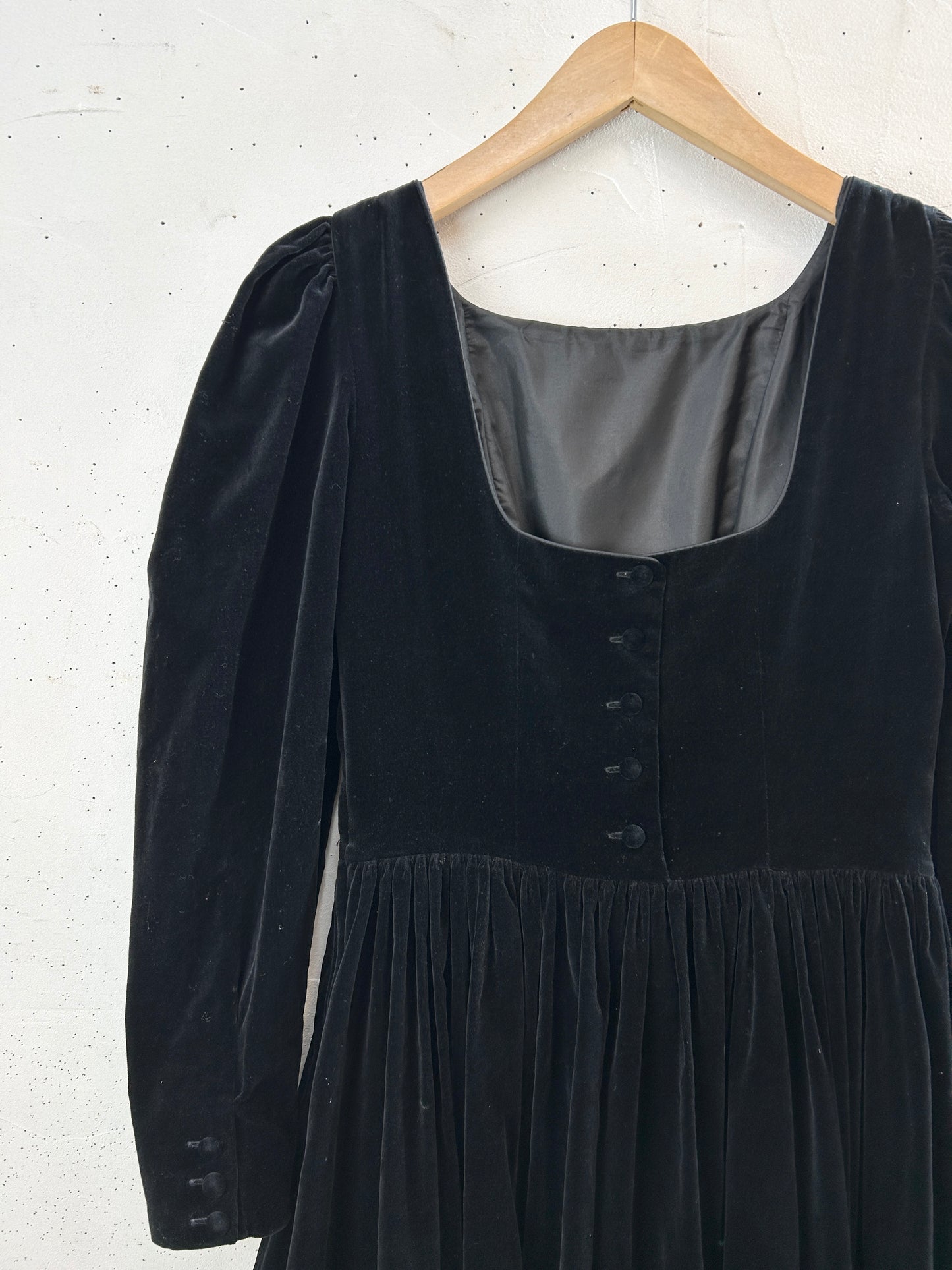 Vintage Velour Dress 〜Laura Ashley〜 [J30666]