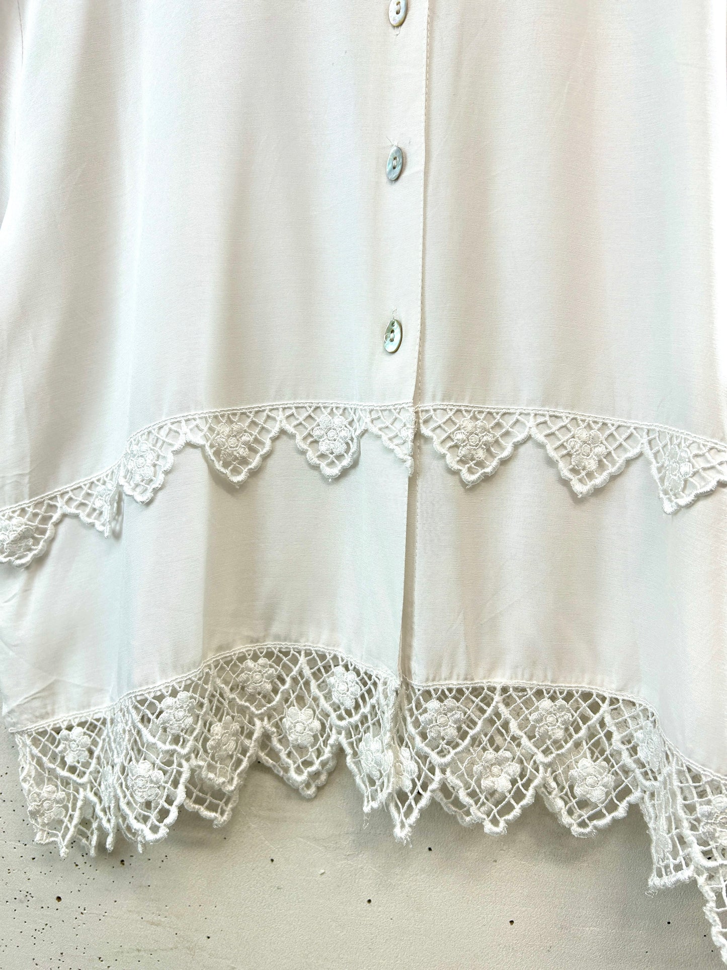 Vintage White Shirt  [L31023]