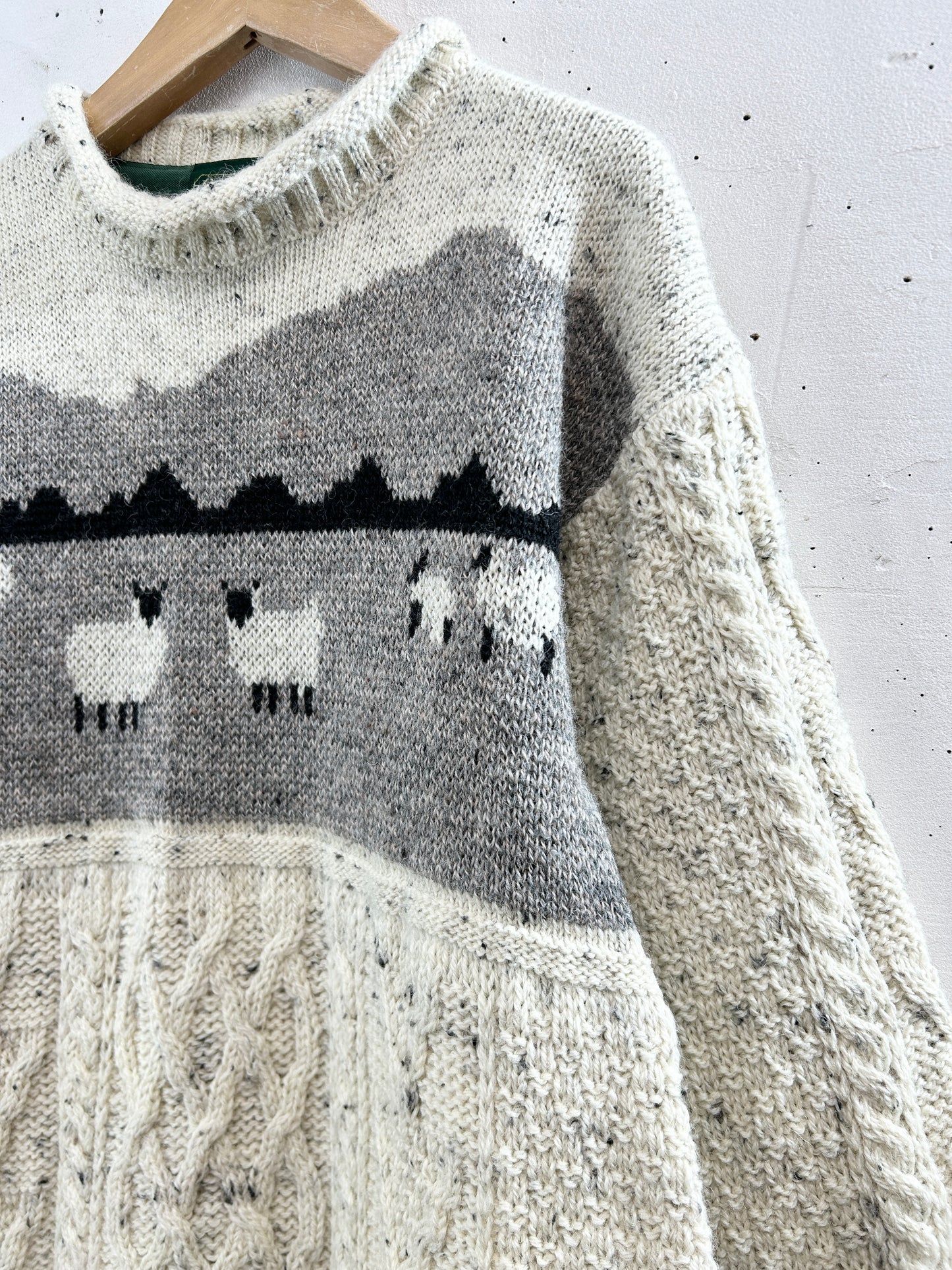 Vintage Knit Sweater〜MADE IN GREATBRITAIN〜 [A31303]