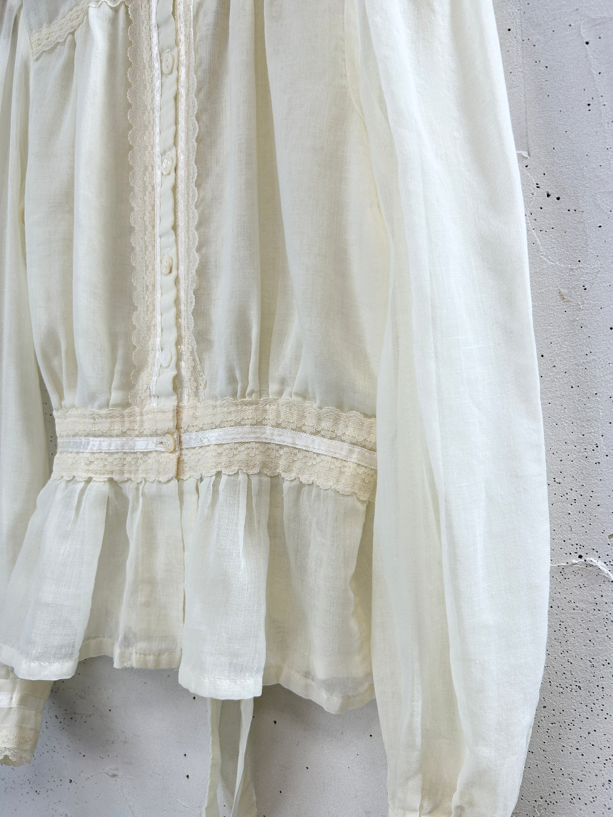 Vintage White Blouse 〜GUNNIES〜 でかタグ [I34005]