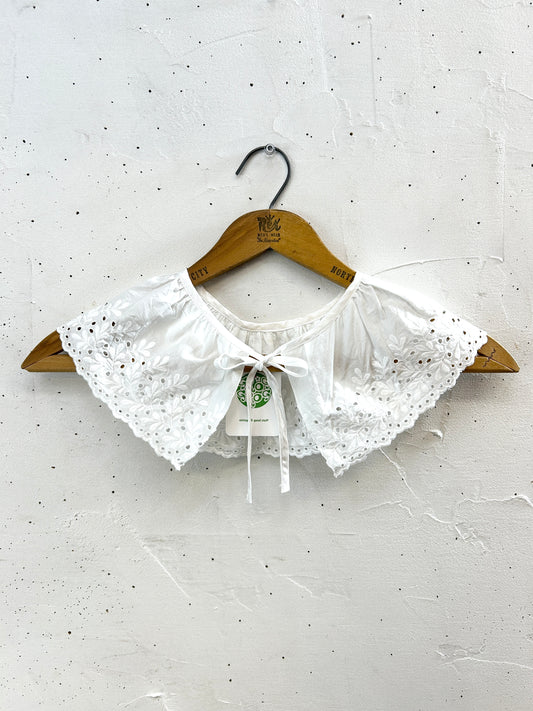 Vintage Lace Collar [J30459]