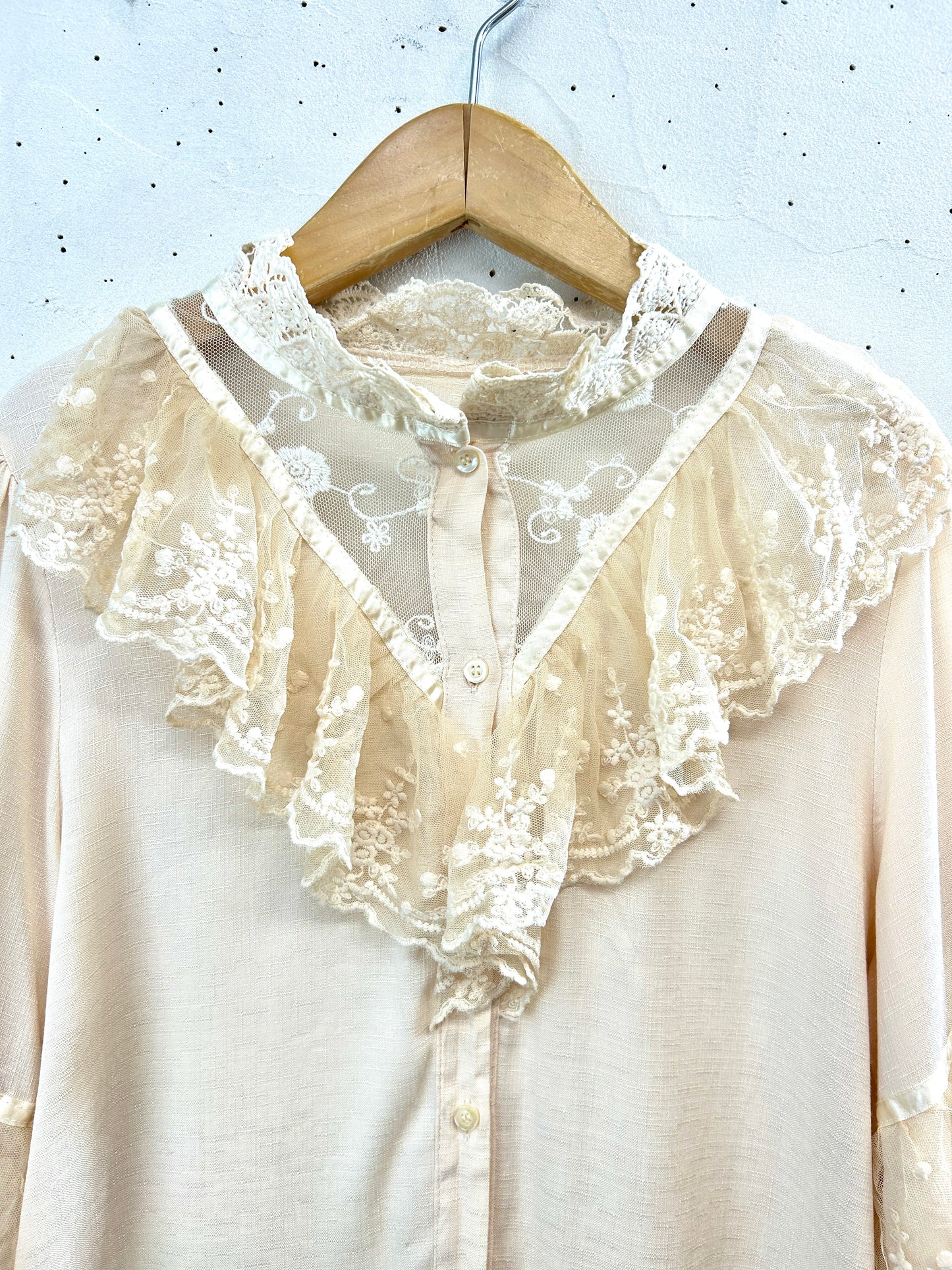Vintage White Blouse [E32487]