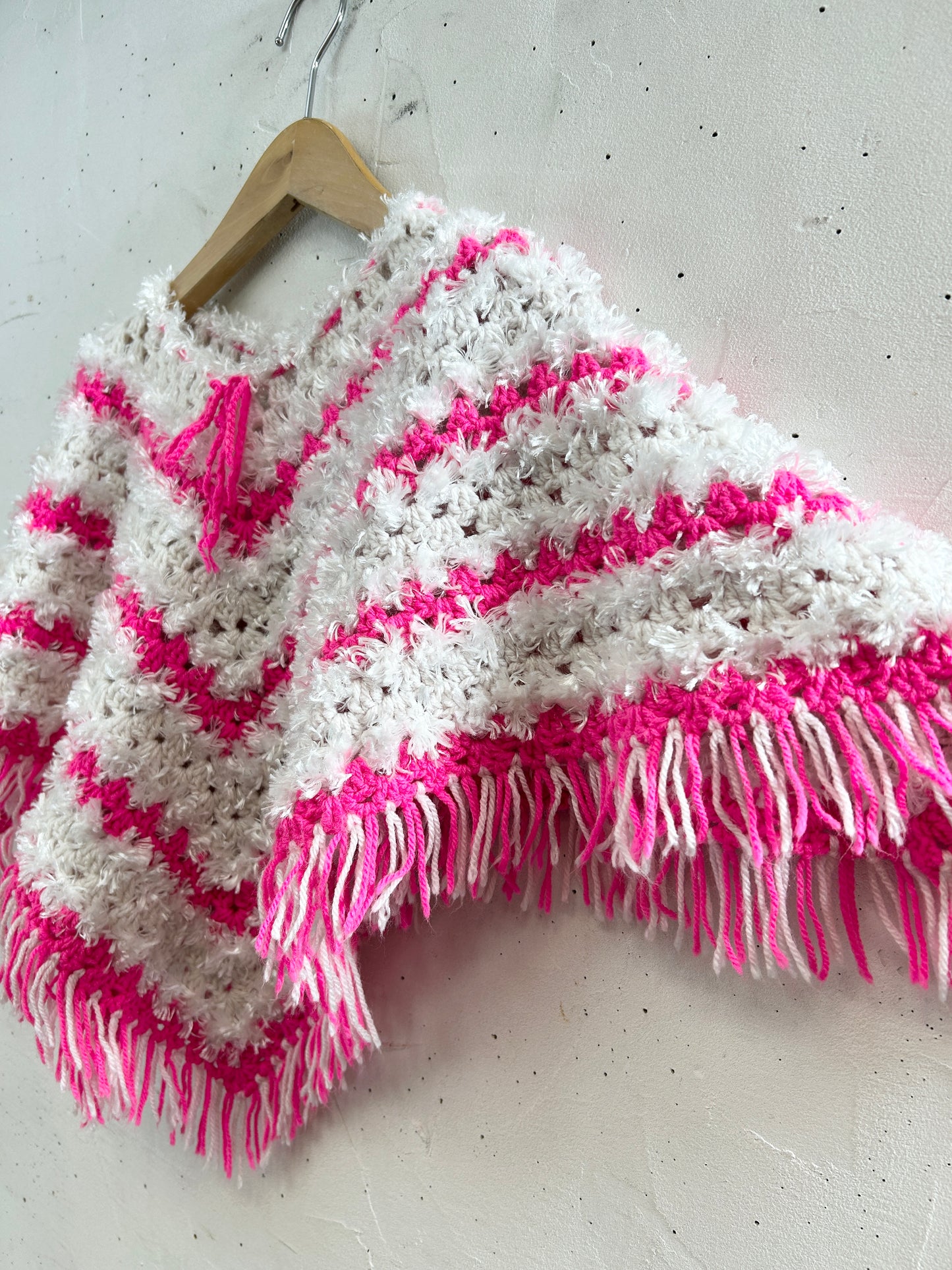 Vintage Knit Poncho [J30604]
