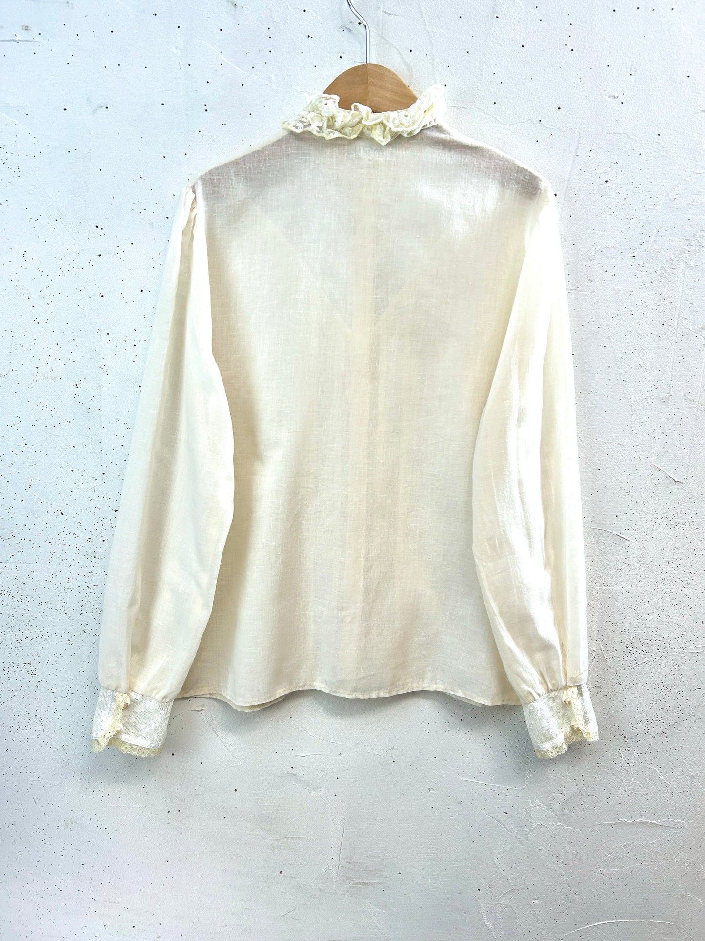 Vintage White Blouse [E32484]