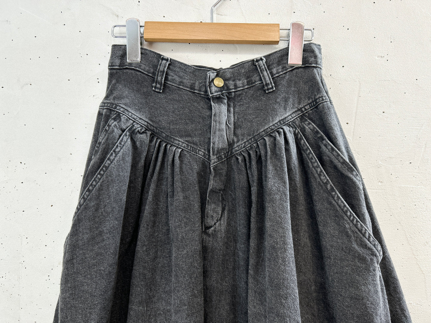 Vintage Black Denim Skirt [L31104]