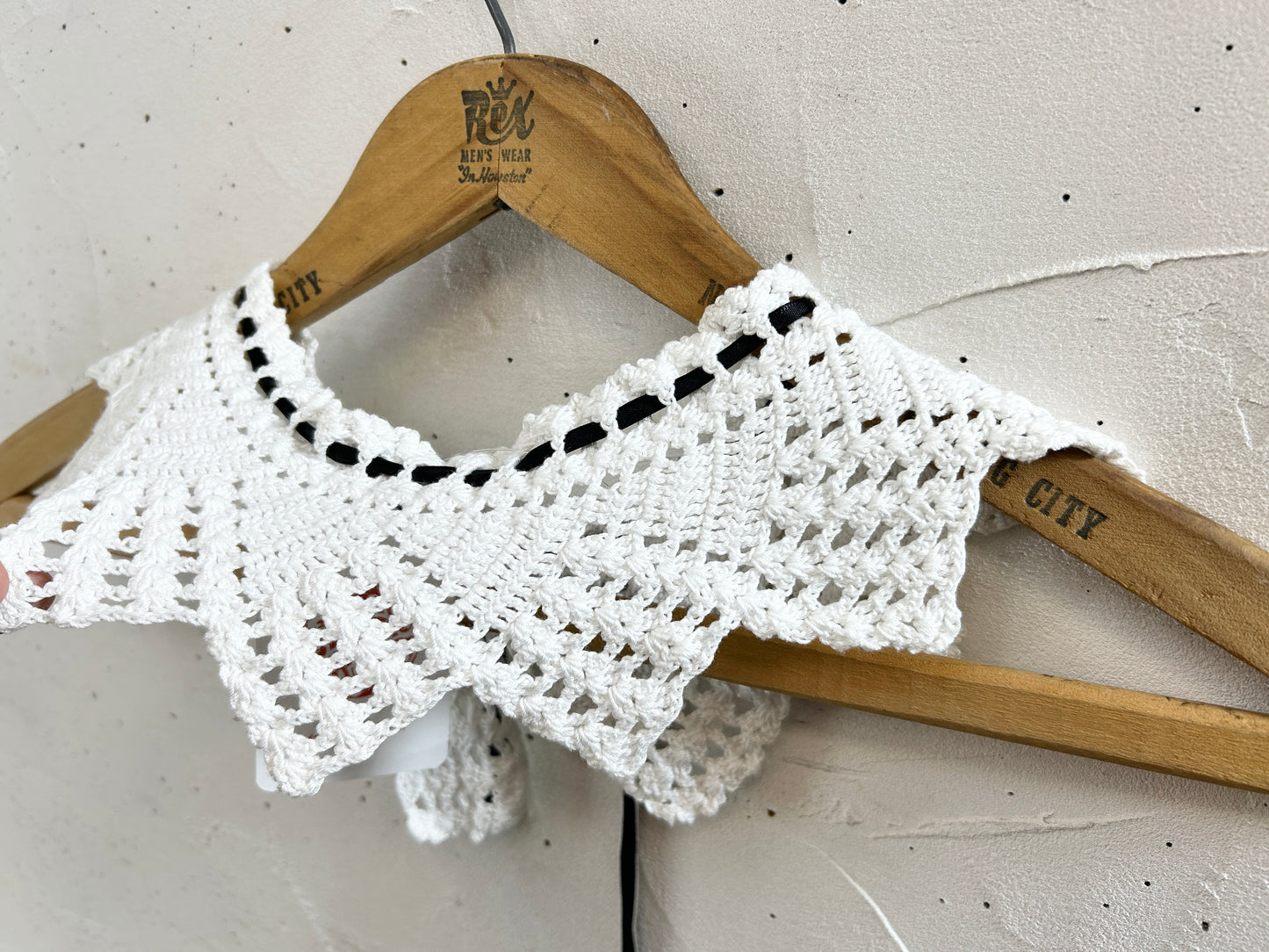 Vintage Lace Collar [J30456]