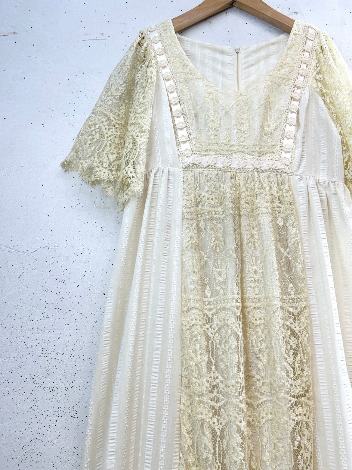 Vintage Lace Dress [E32305]