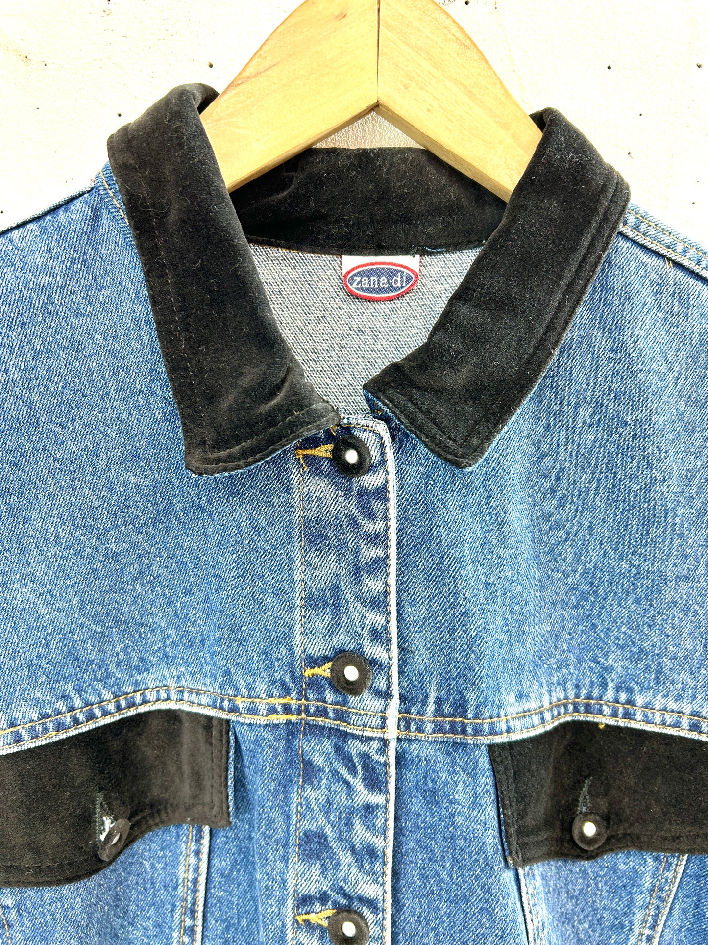Vintage Denim Jacket [A31393]