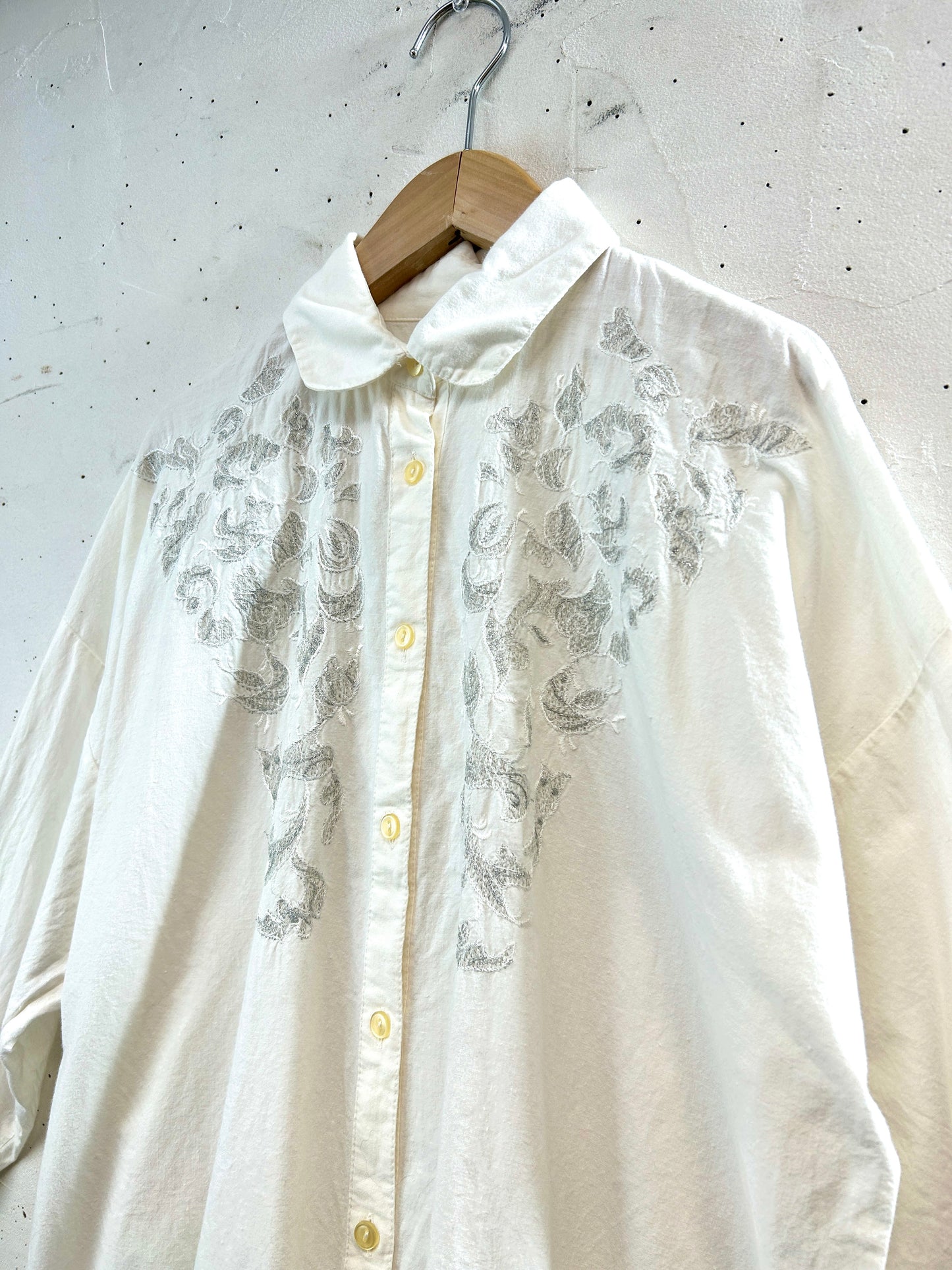 Vintage White Shirt  [L31022]