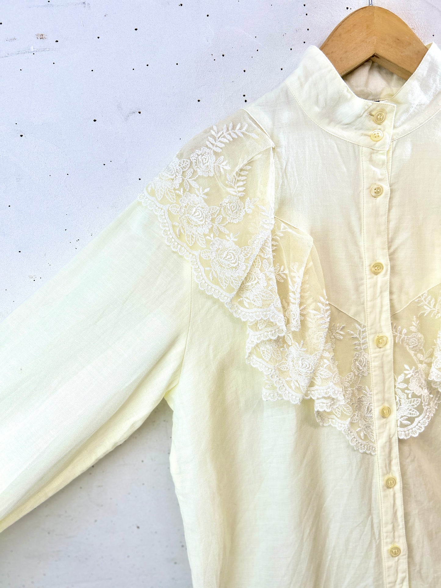 Vintage White Blouse [K30844]