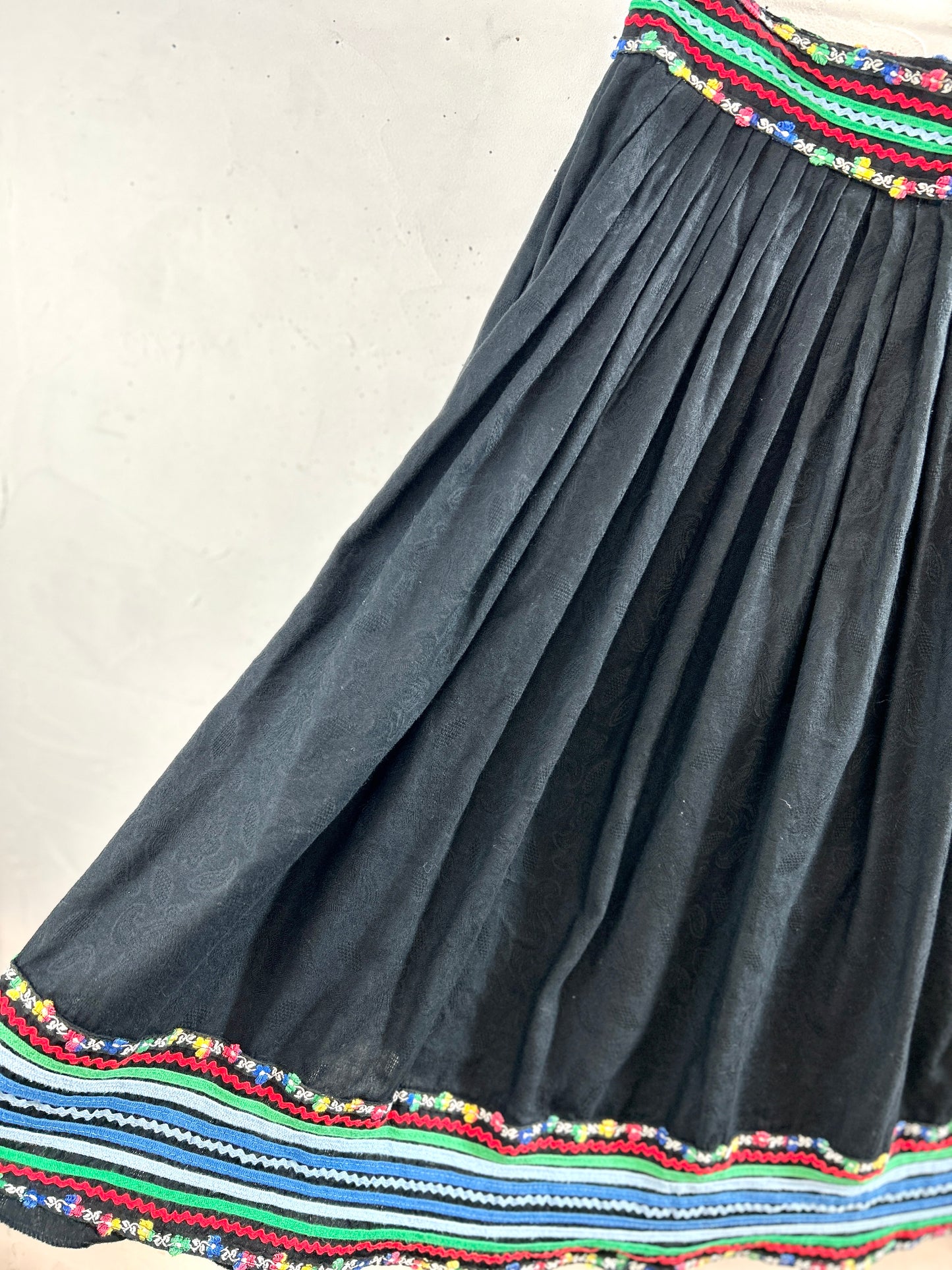 Vintage Tyrol Skirt [J30591]