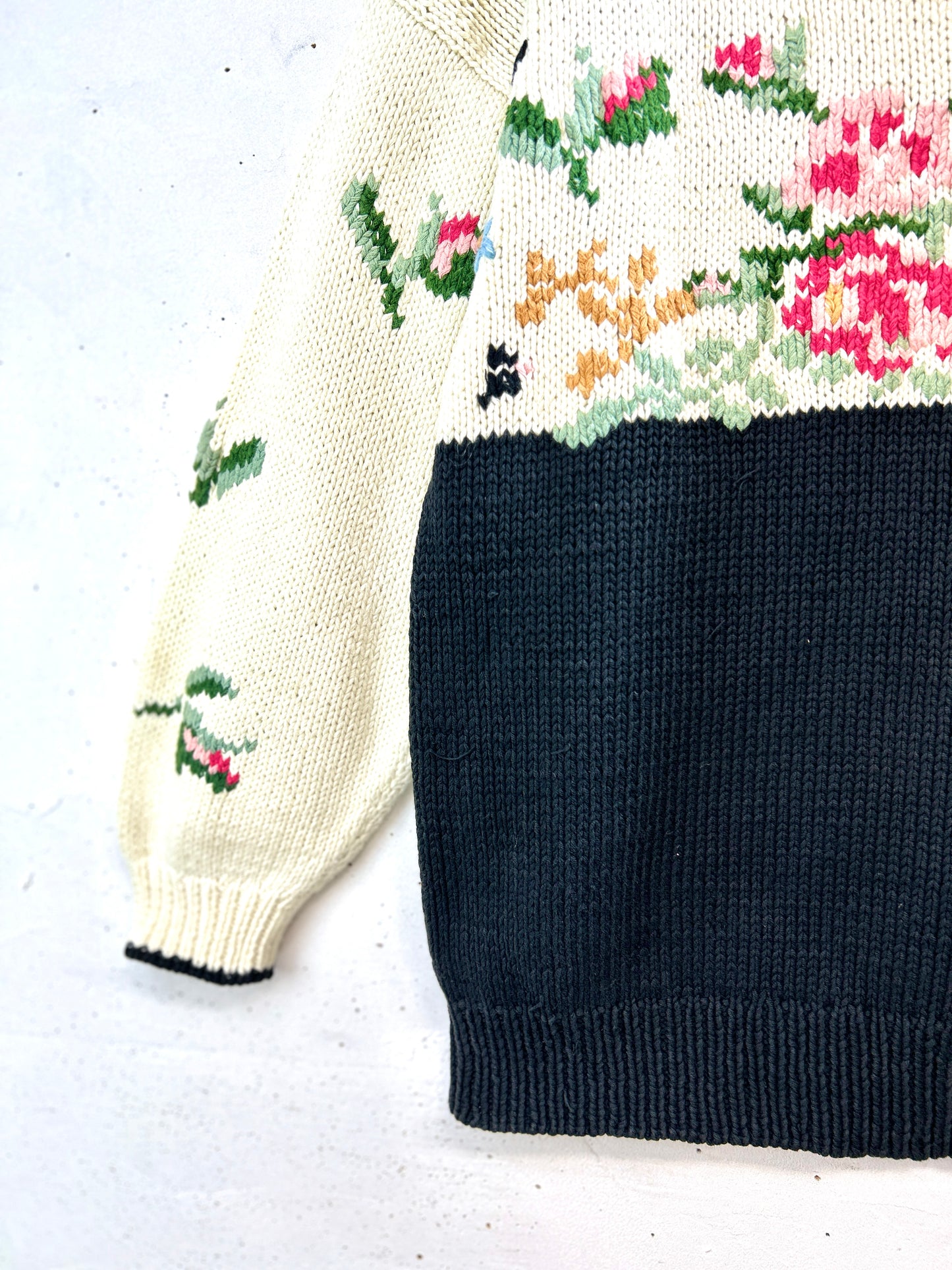 Vintage Sweater Designed in Australia  [A31222]