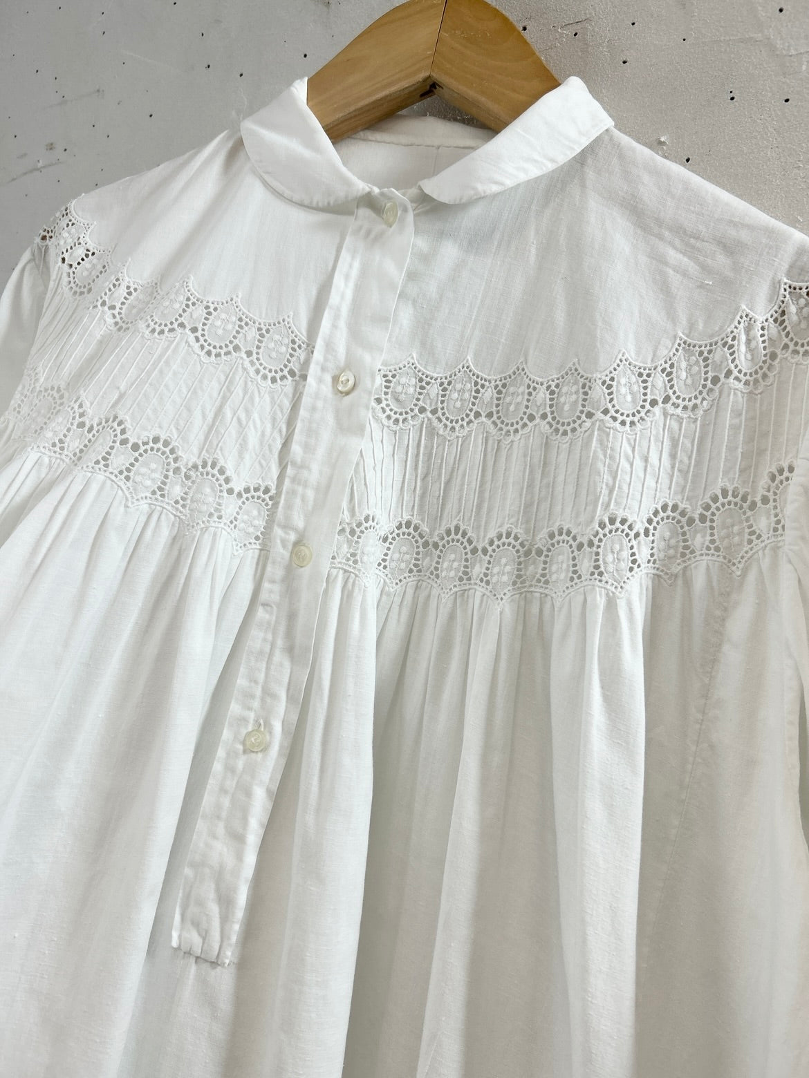 Vintage White Blouse [E32316]