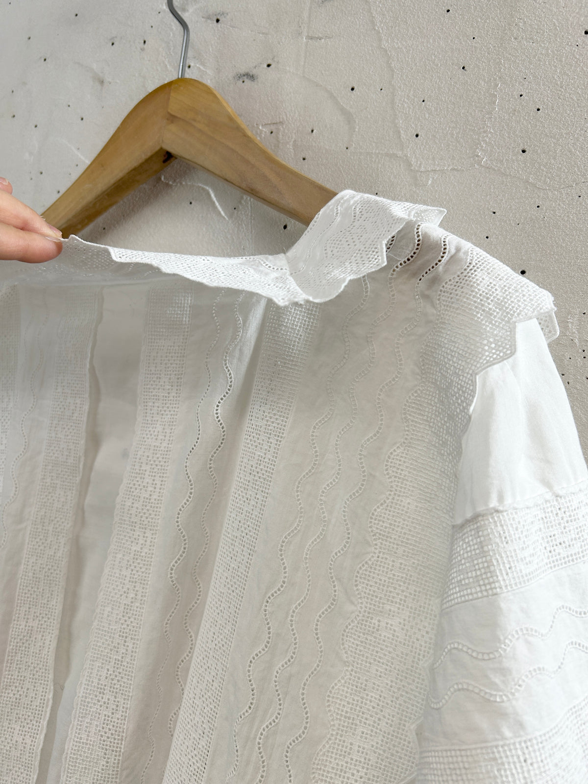 Vintage White Blouse [J34318]