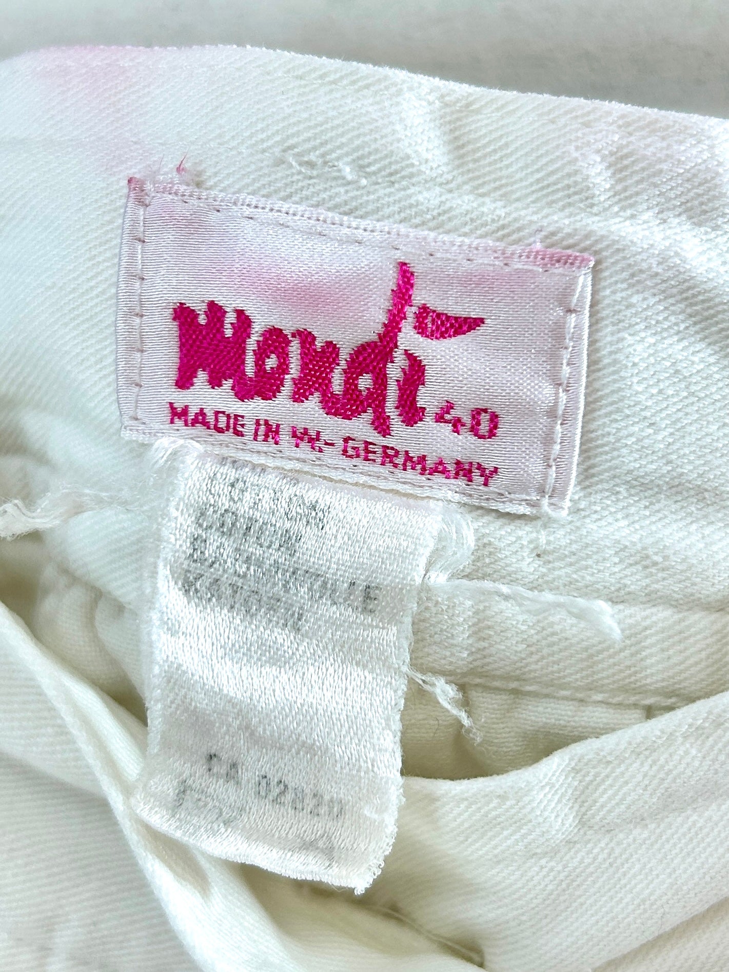 Vintage White Skirt [G33239]