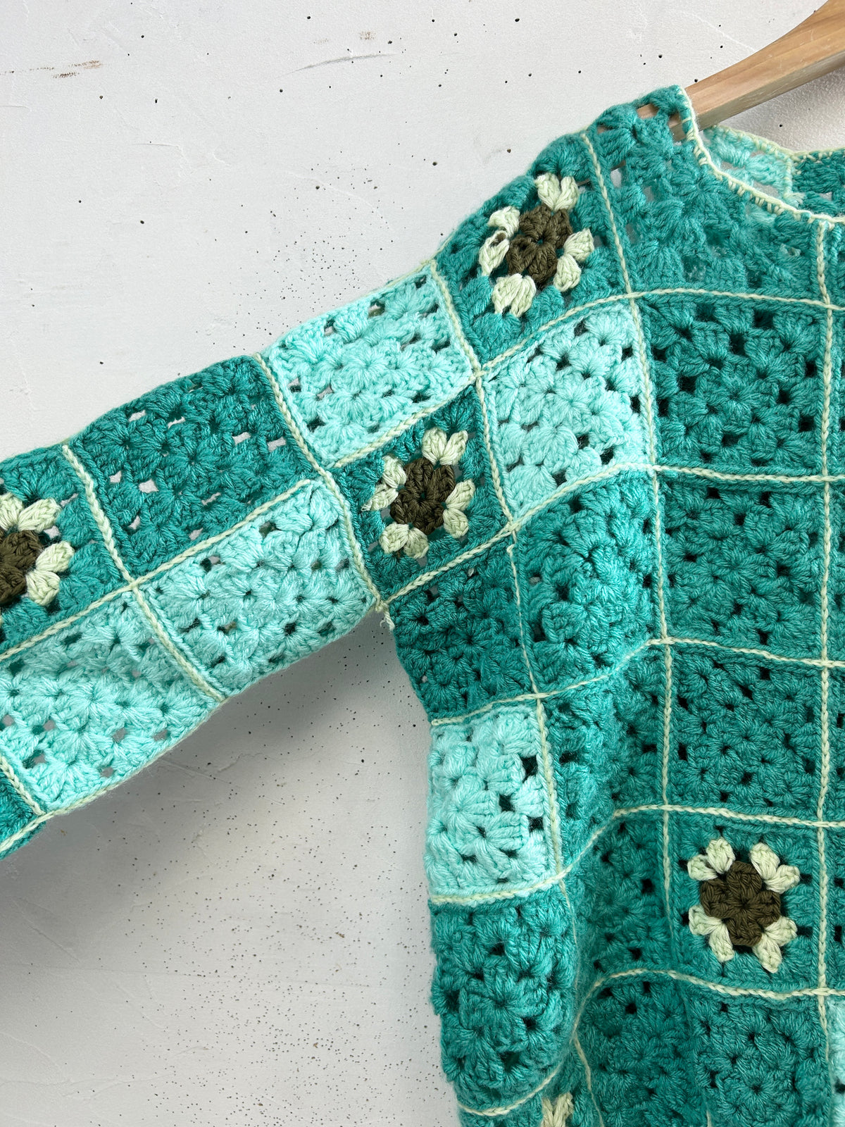 Vintage Granny Square Knit [J34176]
