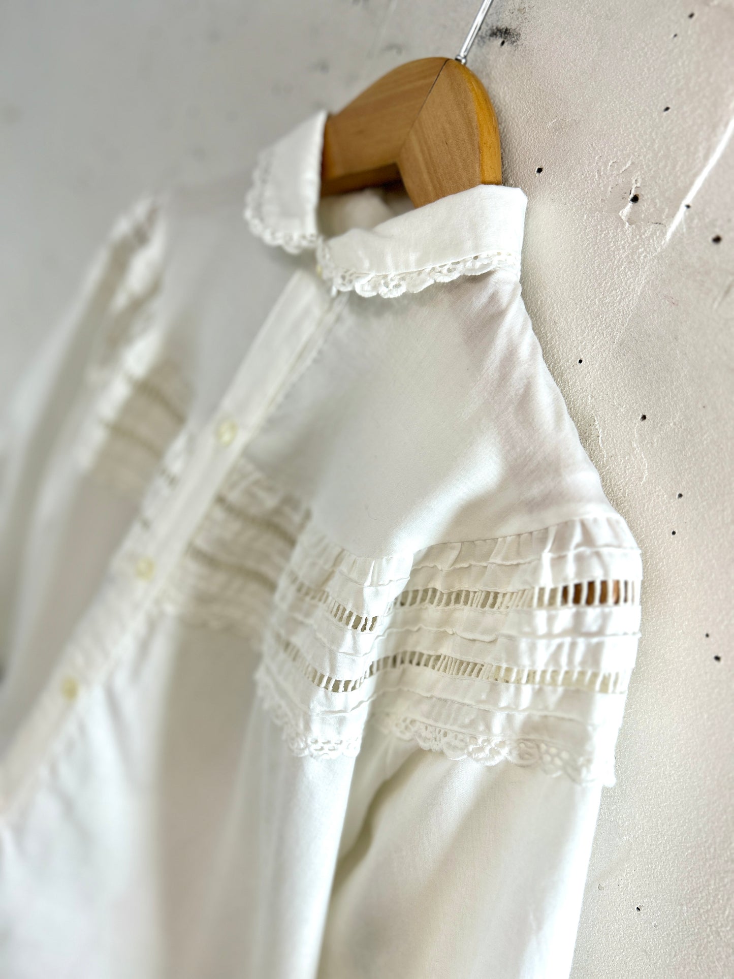 Vintage White Blouse [A31437]