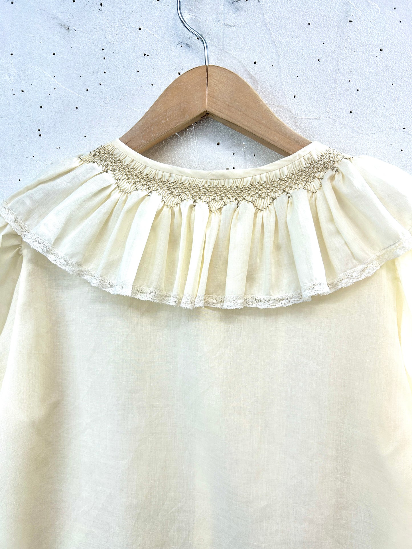 Vintage White Blouse [E32485]