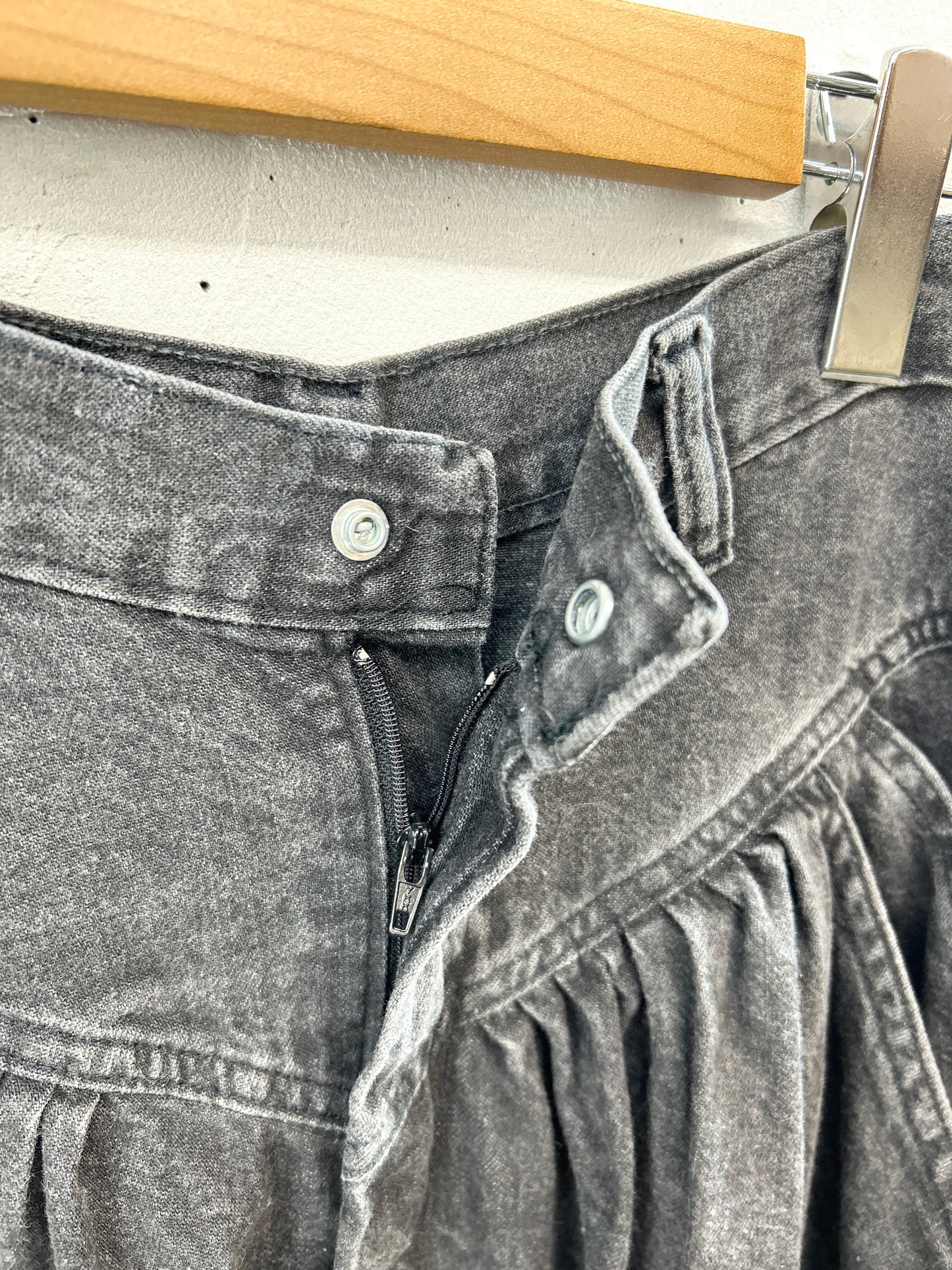 Vintage Black Denim Skirt [L31104]