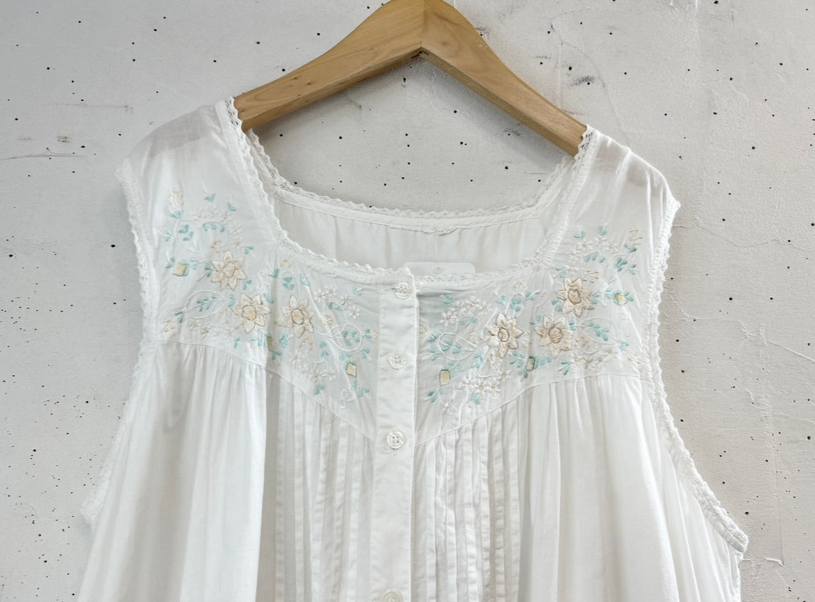 Vintage White Dress [E32325]