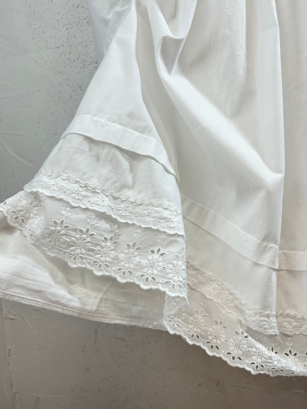 Vintage White Skirt [J34078]