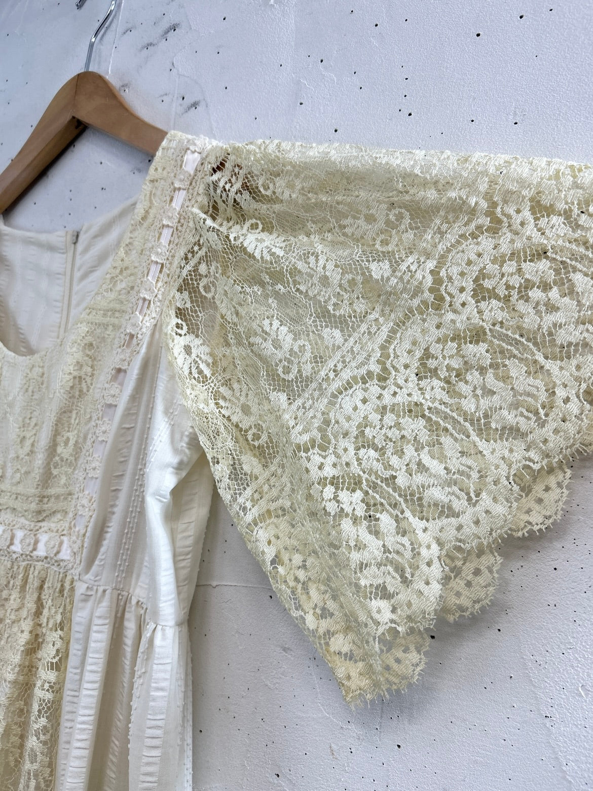 Vintage Lace Dress [E32305]