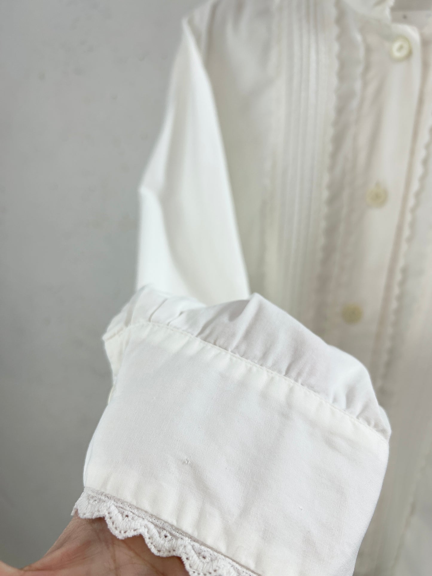 Vintage White Blouse [G32991]