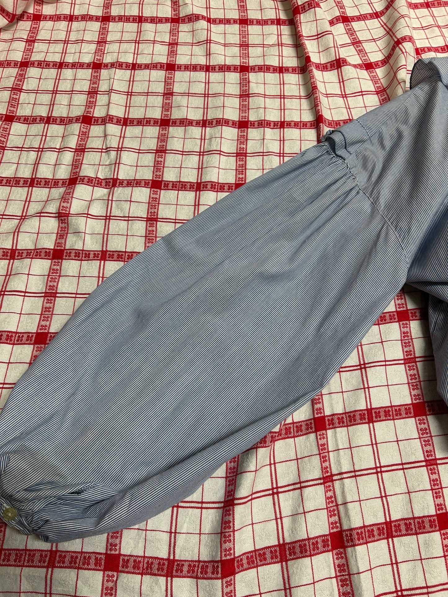 Vintage Ruffle Blouse [B31574]