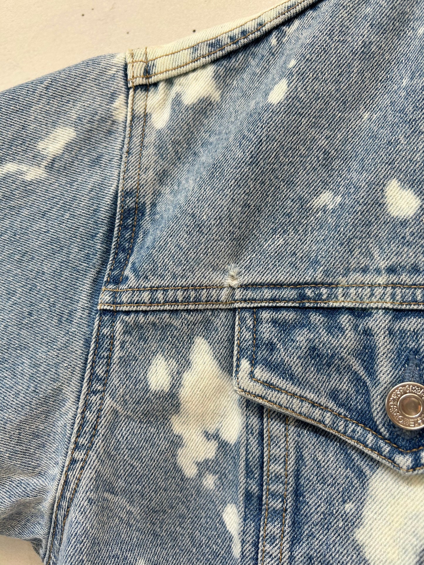 Vintage Bleach Design Denim Jacket 〜OLD GAP〜 [D26797]