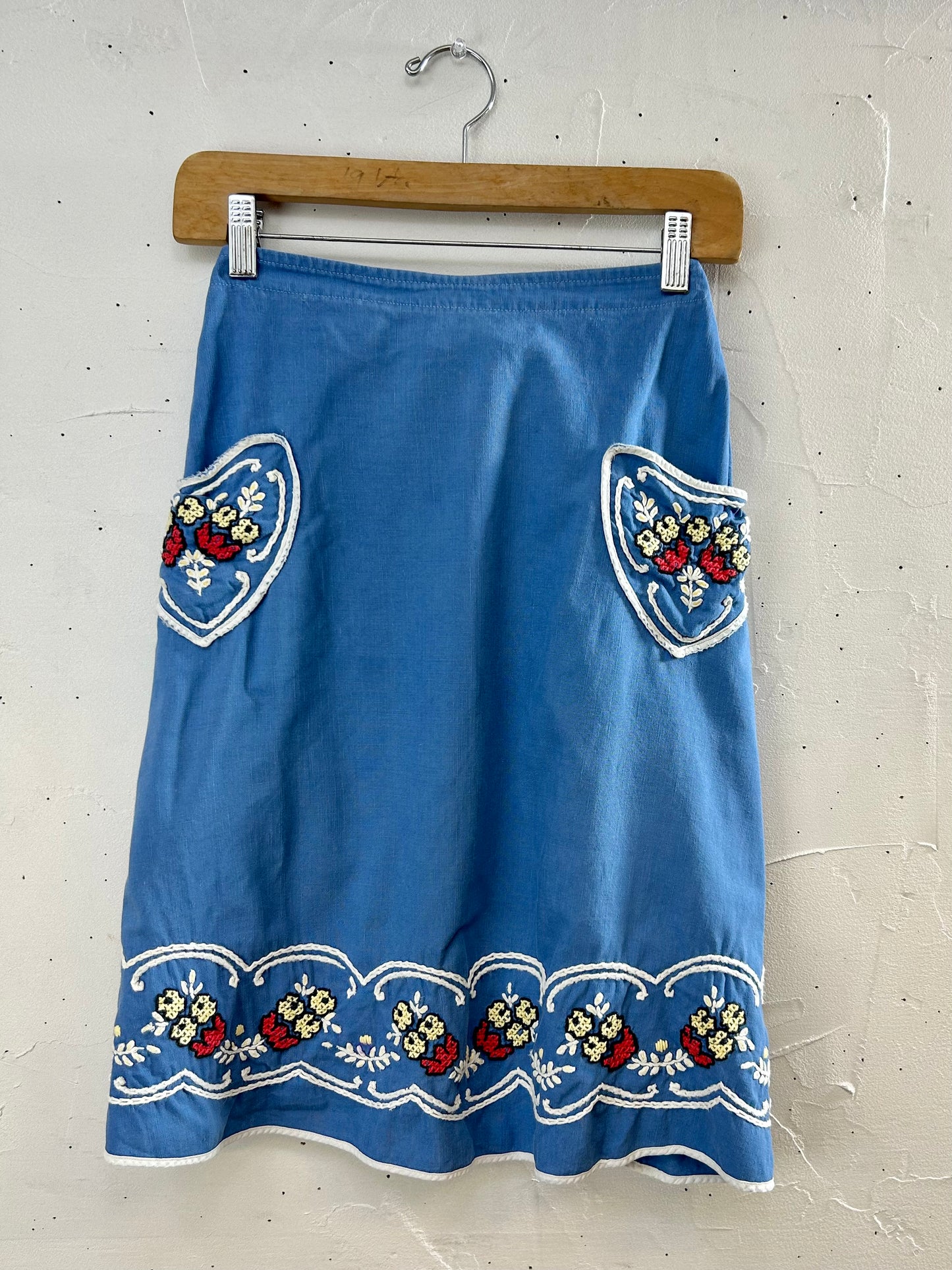 ’50-’60s Cross Stitch Apron [H28150]