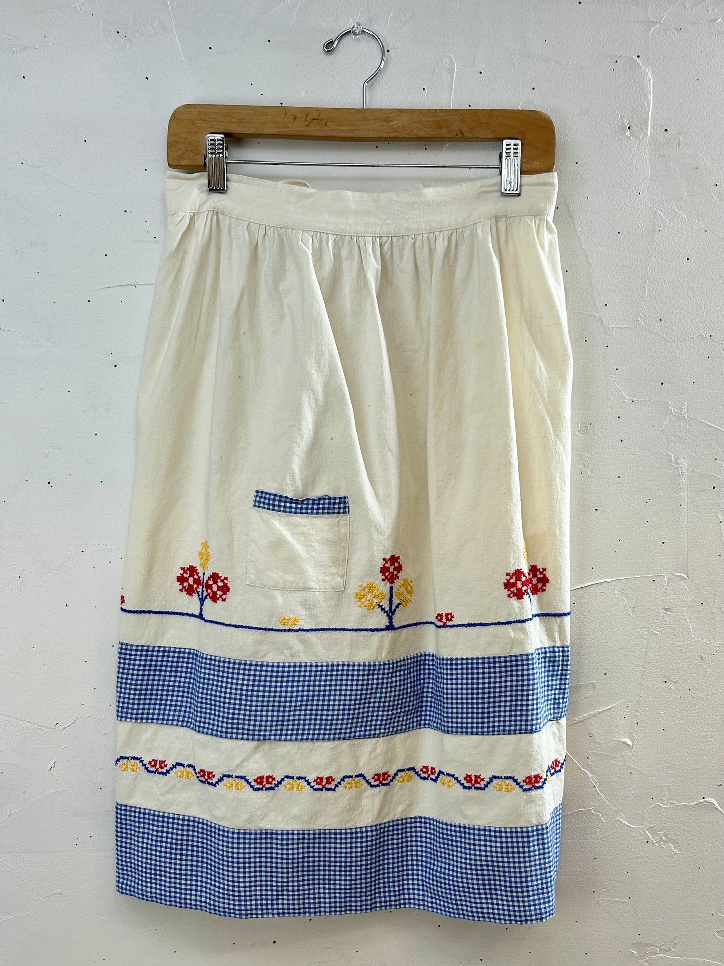 Vintage Cross Stitch Apron [H28149]