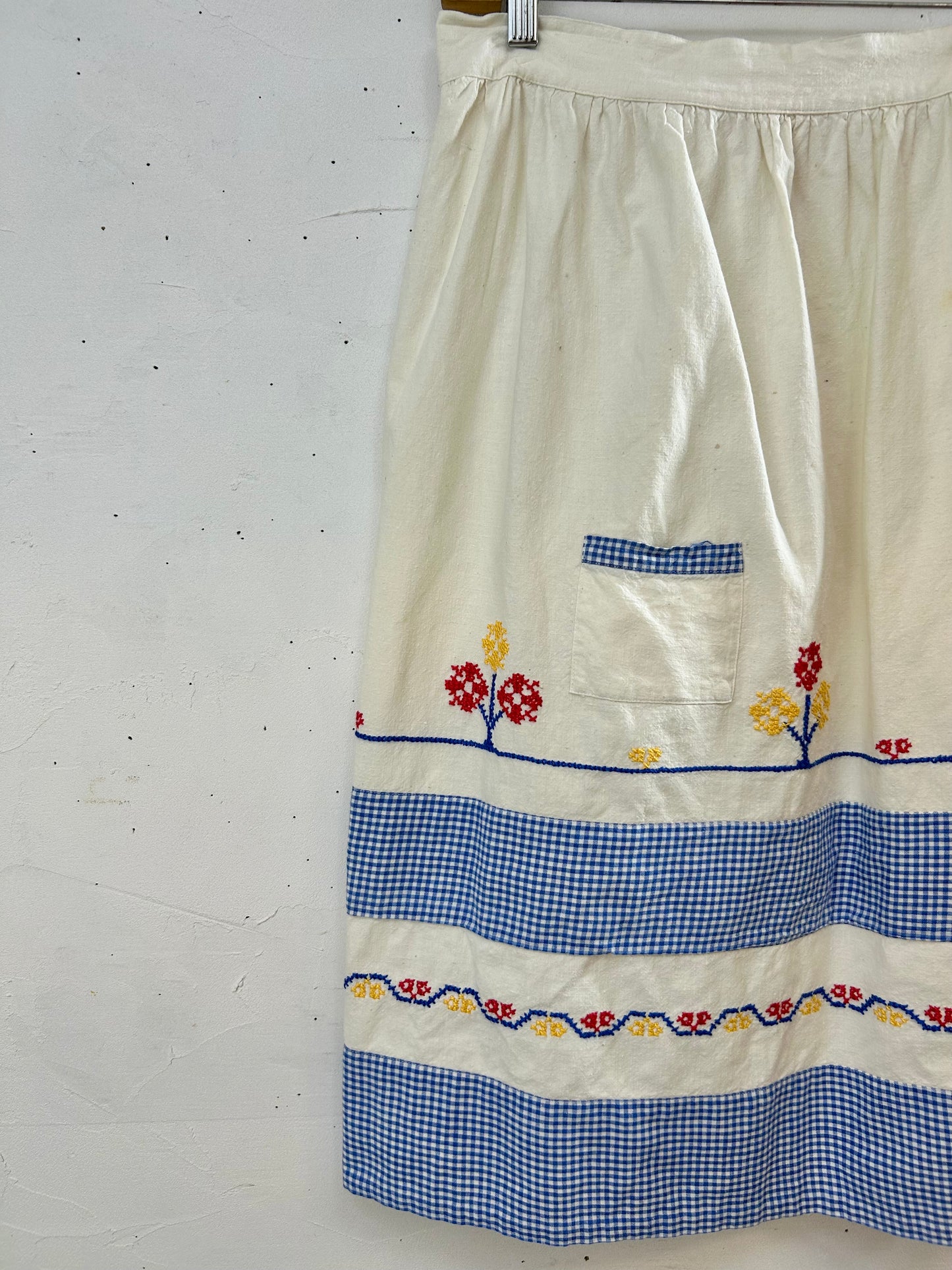 Vintage Cross Stitch Apron [H28149]