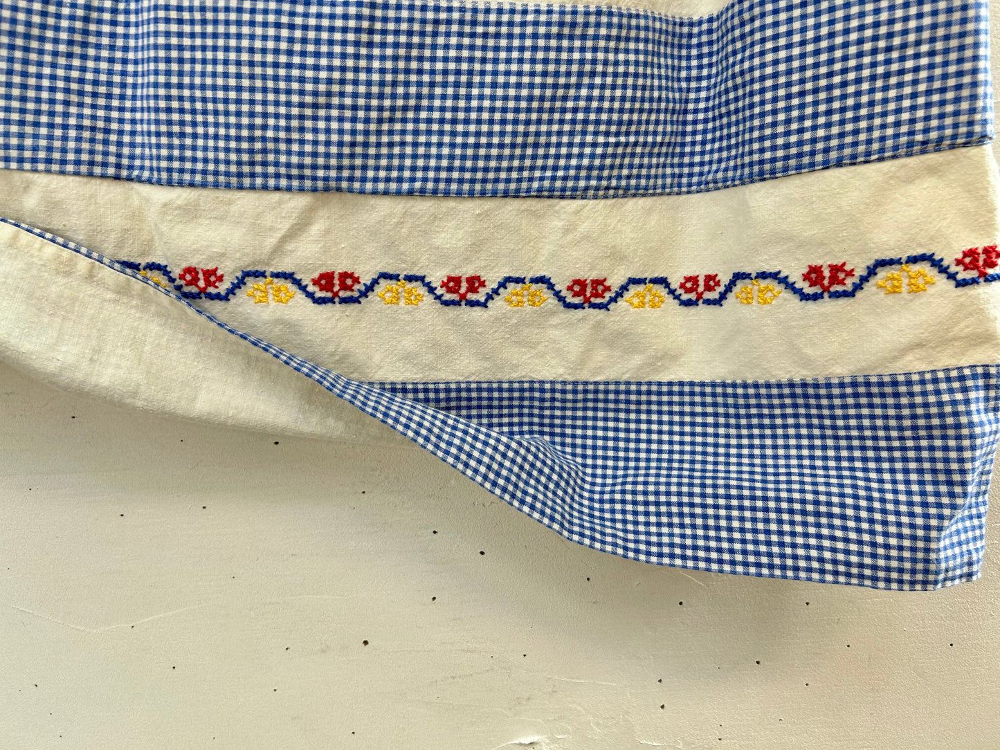 Vintage Cross Stitch Apron [H28149]