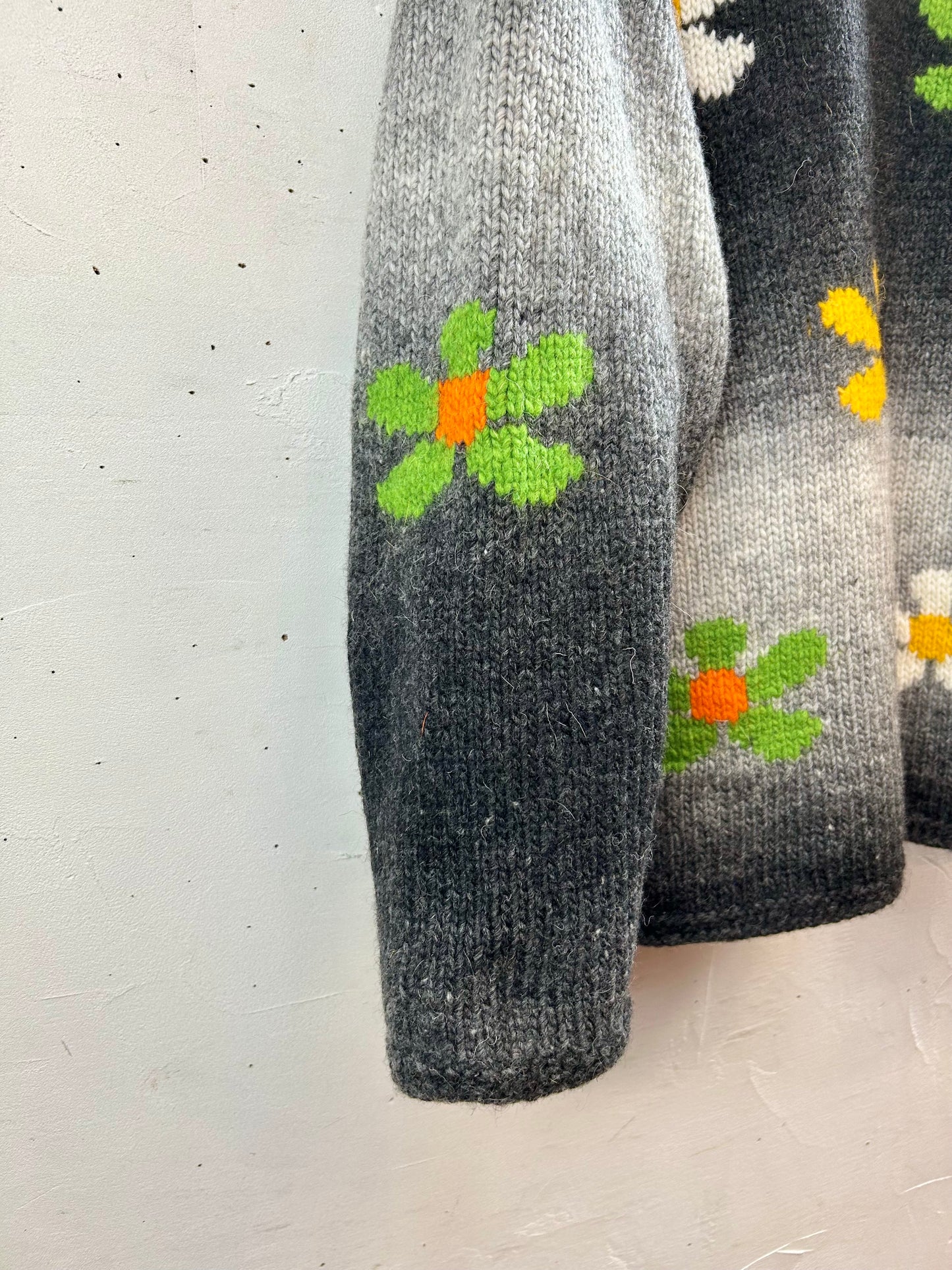 Vintage Hand Knit Sweater [A29234]
