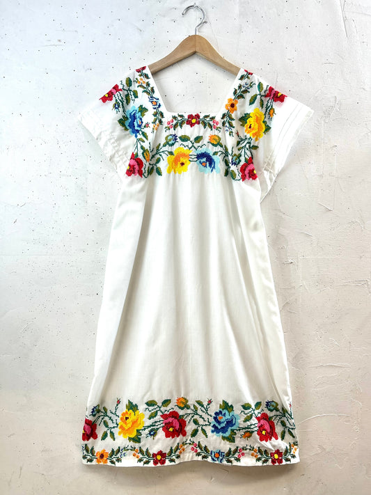 Vintage Mexican Embroiled Dress [G30764]