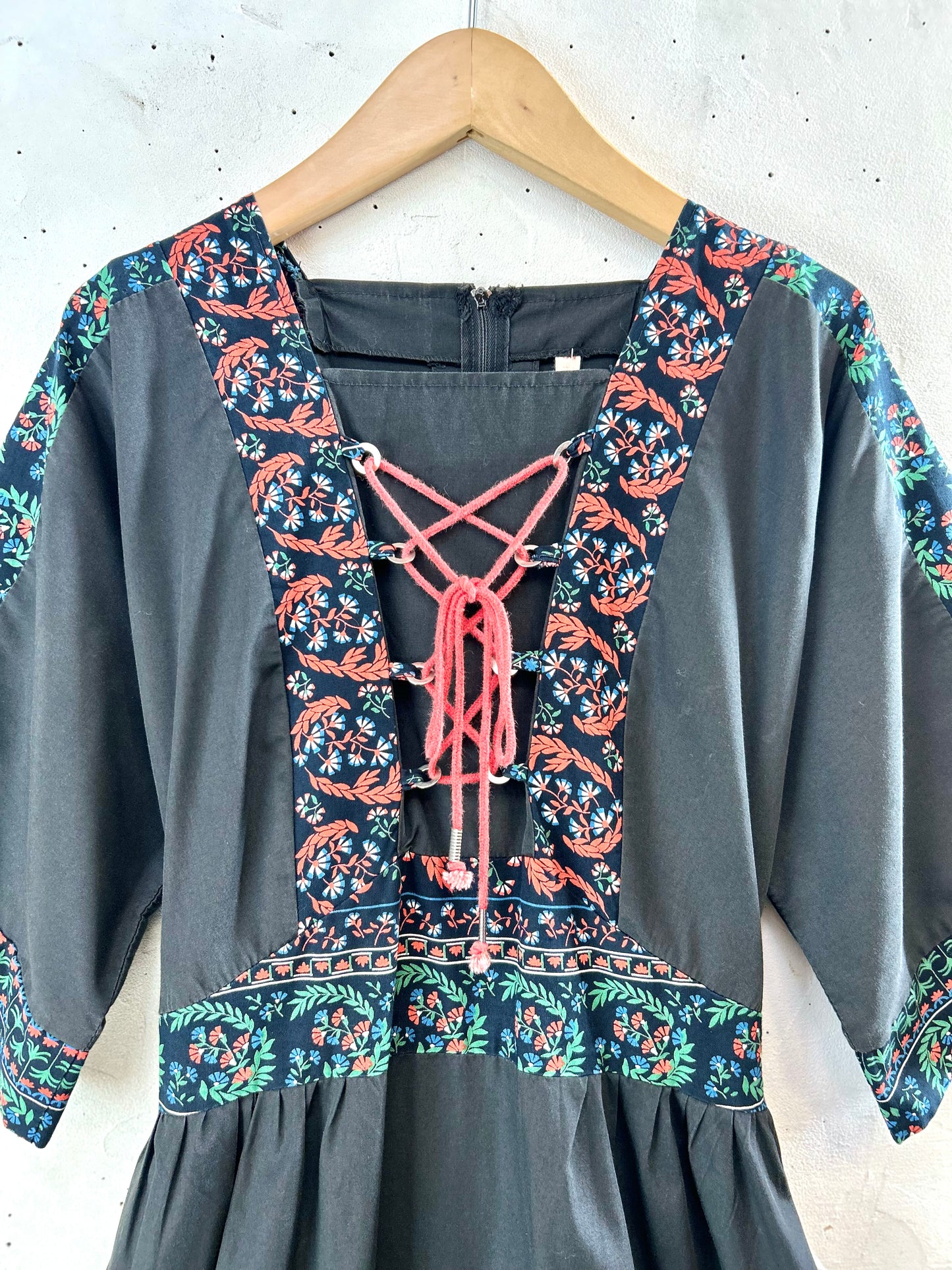 '70s Vintage Dress [F30534]