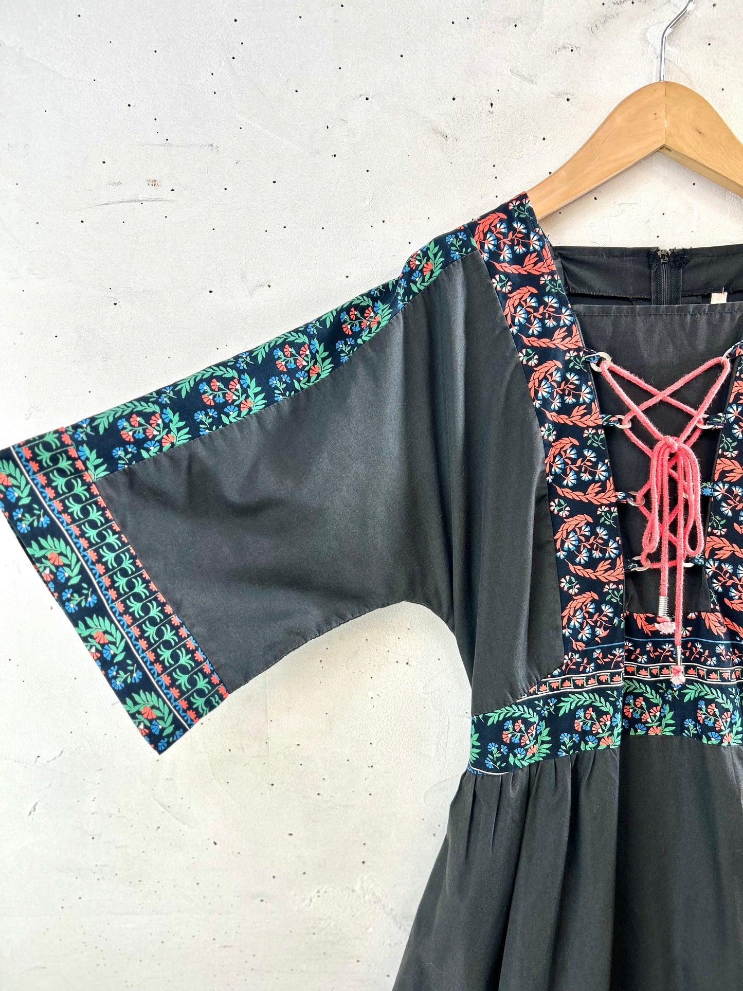 '70s Vintage Dress [F30534]